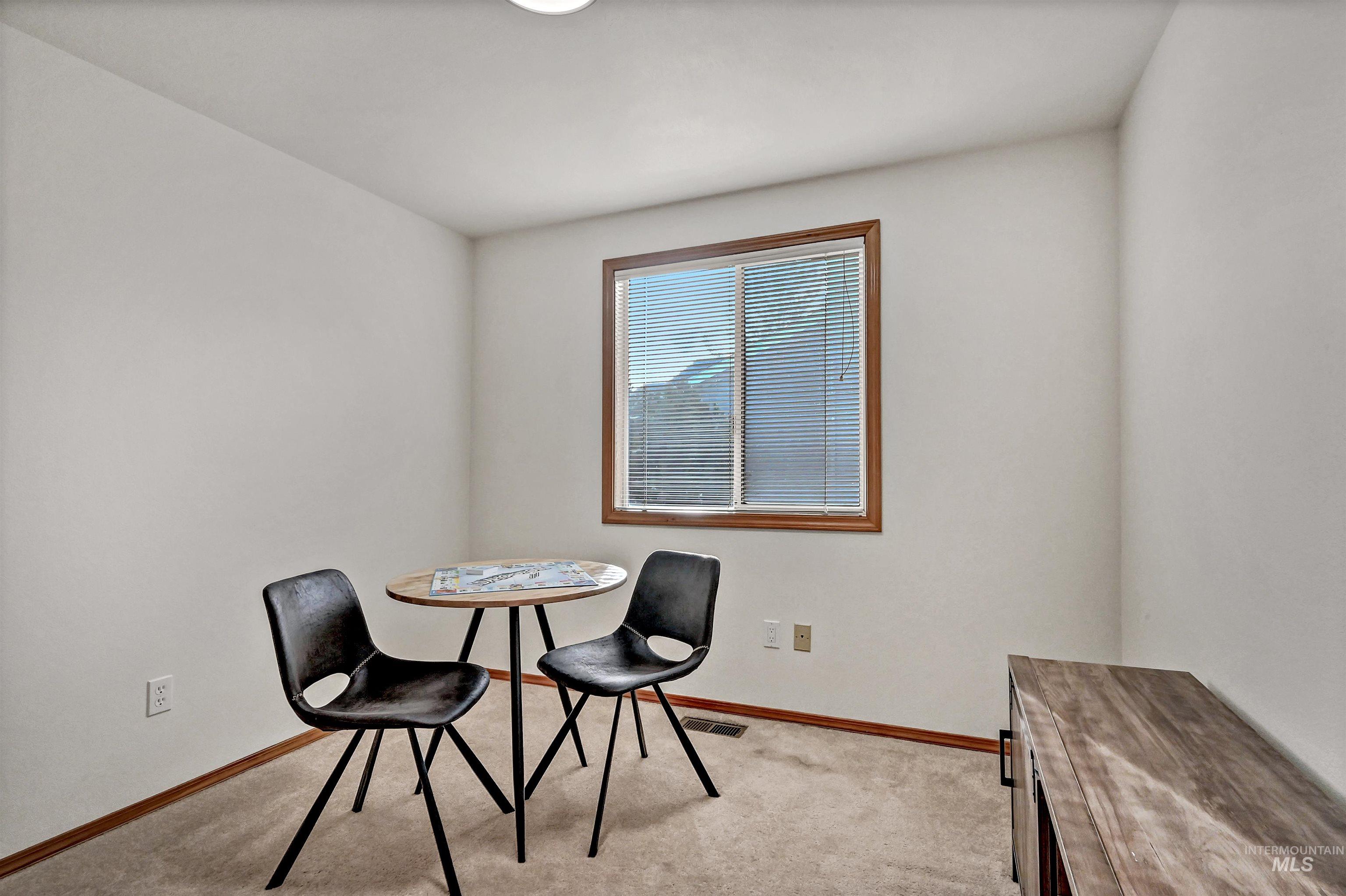 6895 N Amesbury Way, Boise, Idaho 83714-6147, 3 Bedrooms, 2 Bathrooms, Residential For Sale, Price $438,000, 98969976