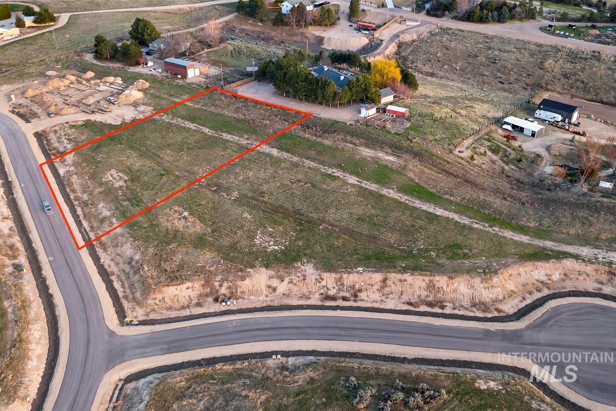 8085 Quail Hollow Dr, Middleton, Idaho 83644, 4 Bedrooms, 4.5 Bathrooms, Residential For Sale, Price $1,699,900, 98969985