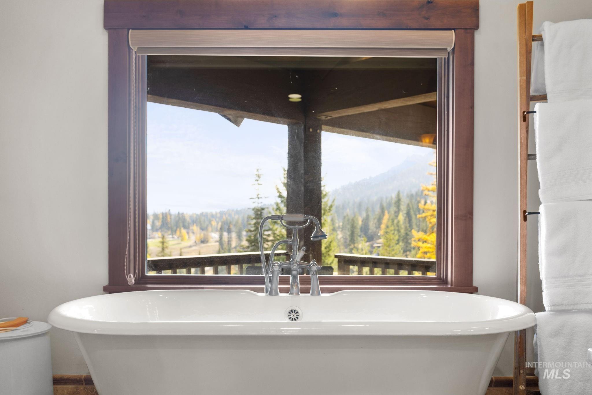 291 Whitewater Drive, Donnelly, Idaho 83615, 5 Bedrooms, 6.5 Bathrooms, Residential For Sale, Price $3,995,000, 98969986