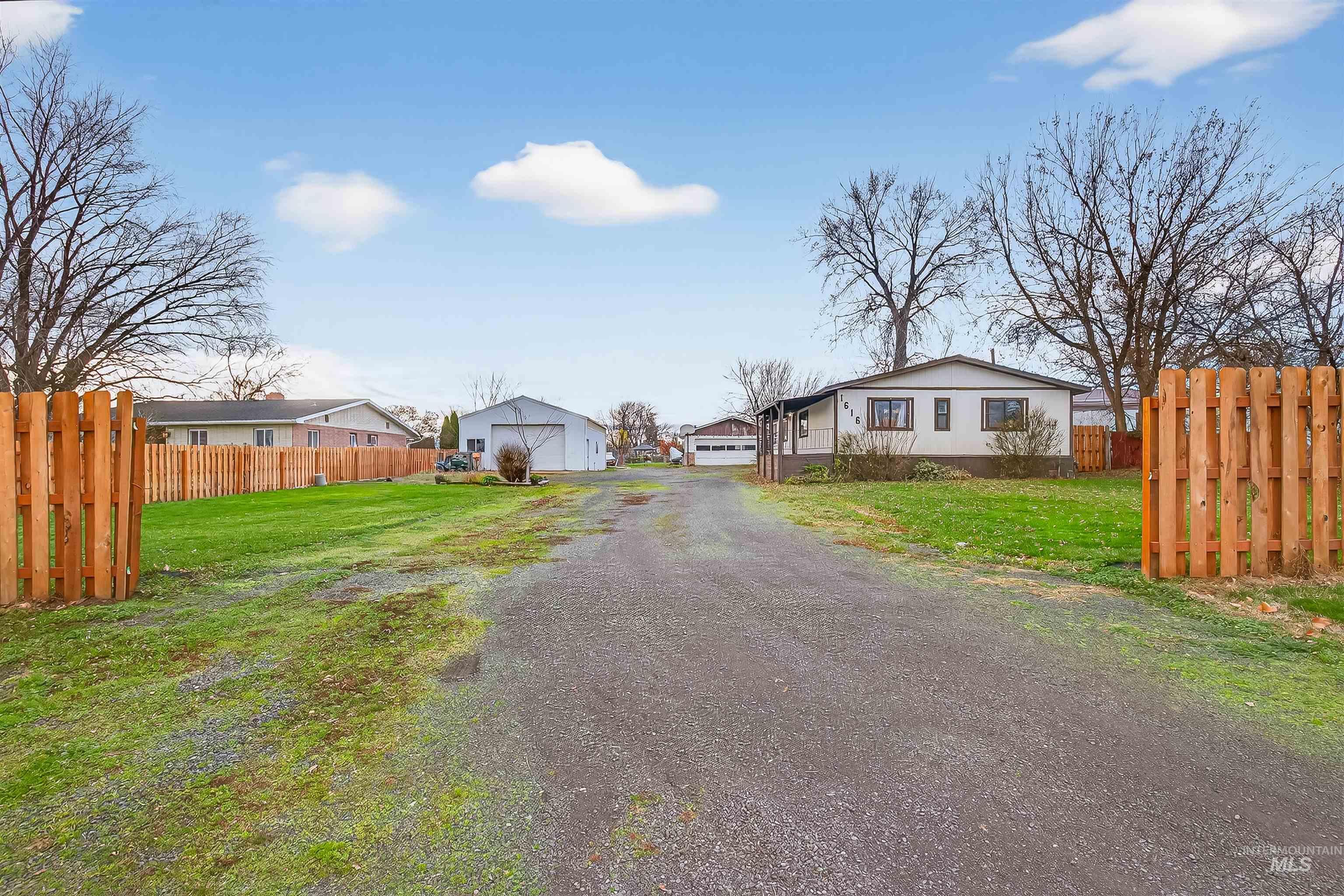 1616 Powers Avenue, Lewiston, Idaho 83501, 4 Bedrooms, 2 Bathrooms, Residential For Sale, Price $398,000, 98969987