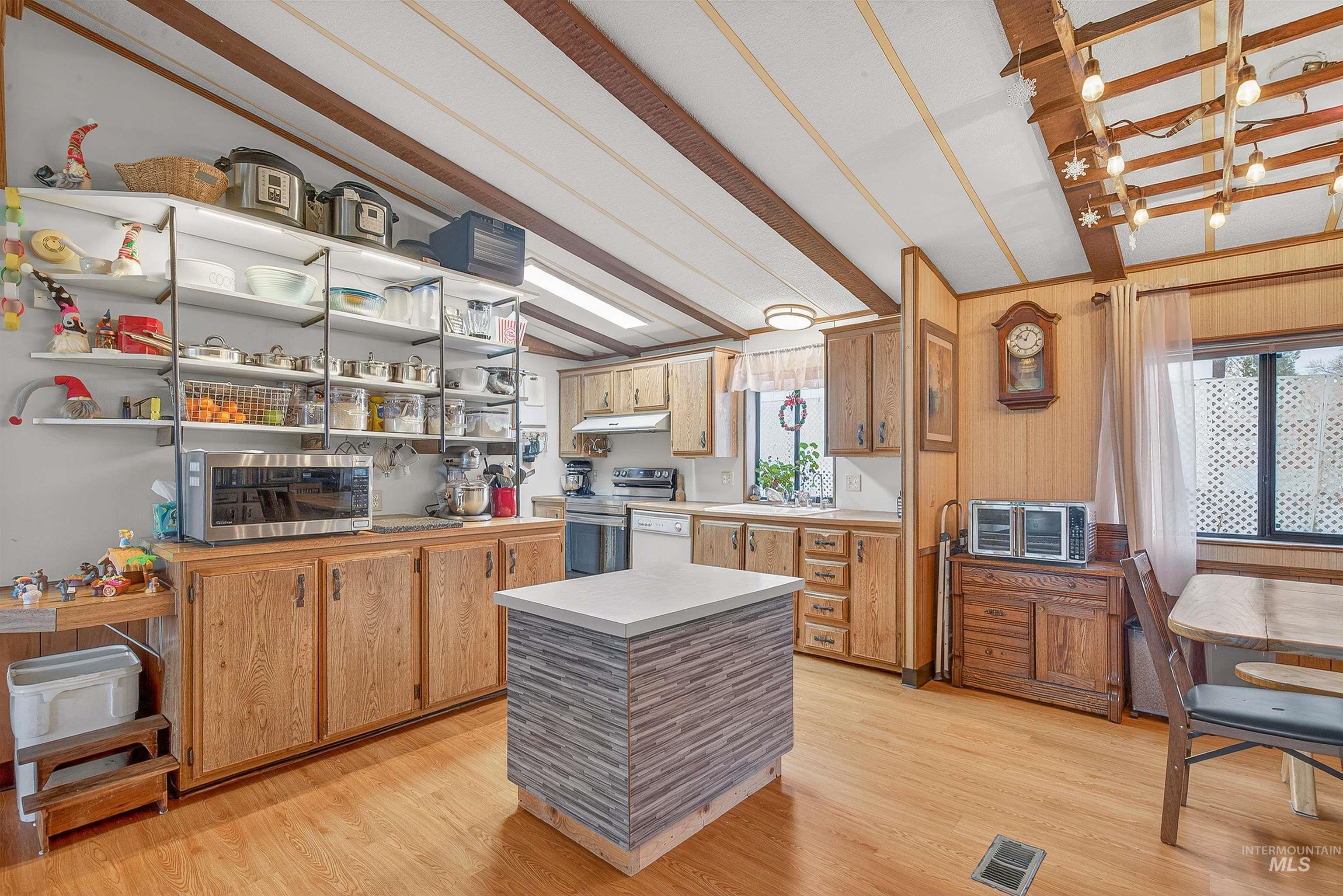 1616 Powers Avenue, Lewiston, Idaho 83501, 4 Bedrooms, 2 Bathrooms, Residential For Sale, Price $398,000, 98969987