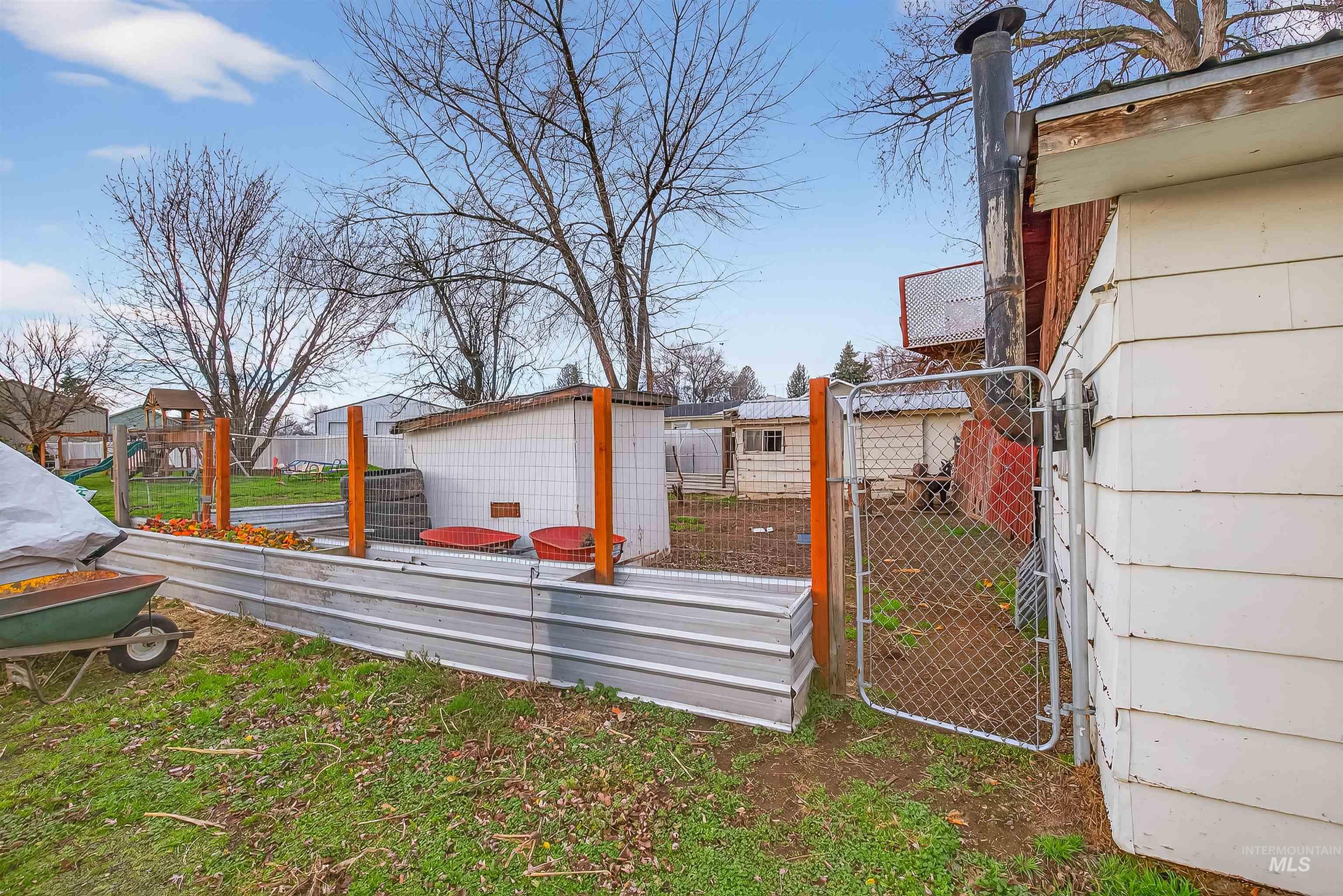 1616 Powers Avenue, Lewiston, Idaho 83501, 4 Bedrooms, 2 Bathrooms, Residential For Sale, Price $398,000, 98969987