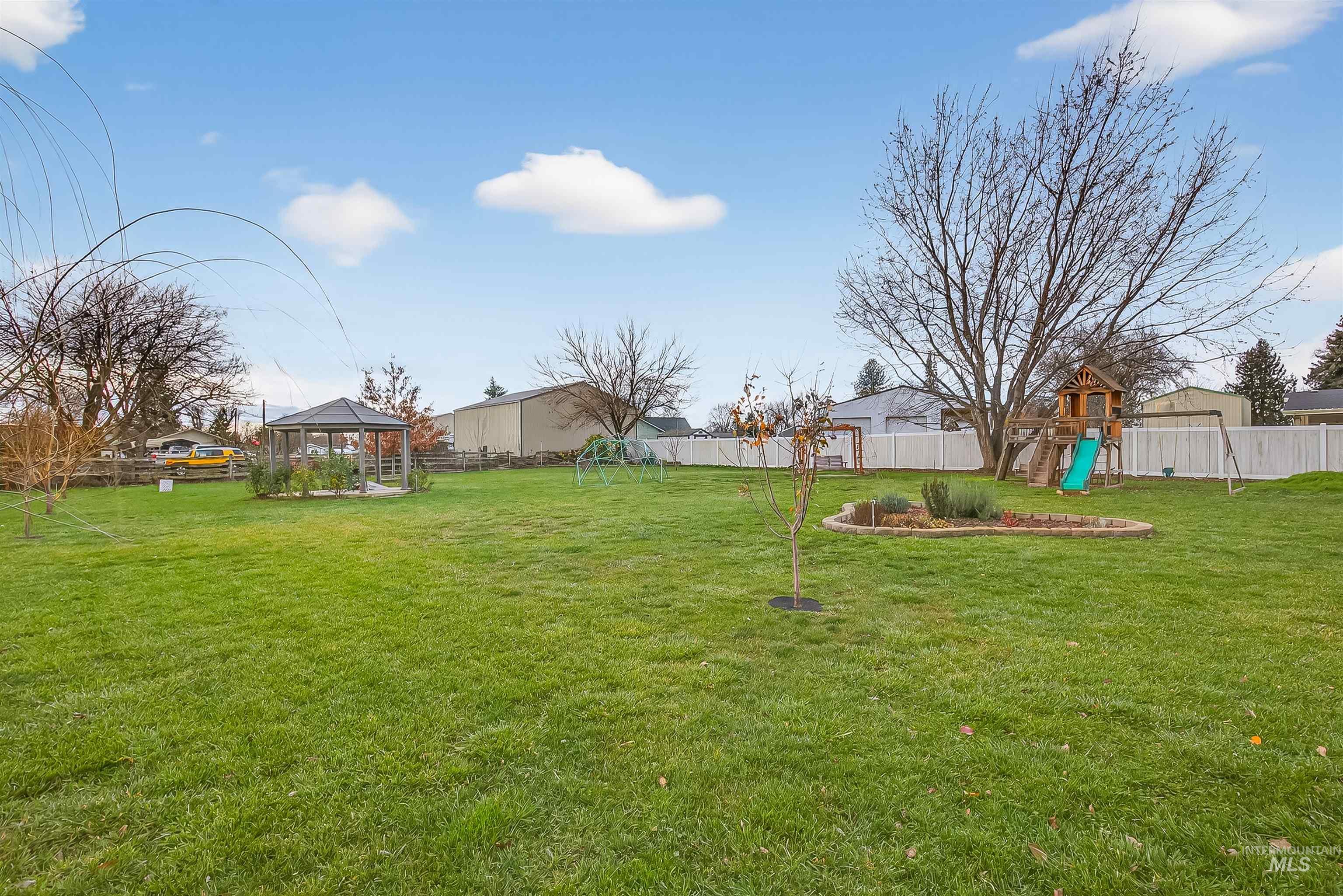 1616 Powers Avenue, Lewiston, Idaho 83501, 4 Bedrooms, 2 Bathrooms, Residential For Sale, Price $398,000, 98969987