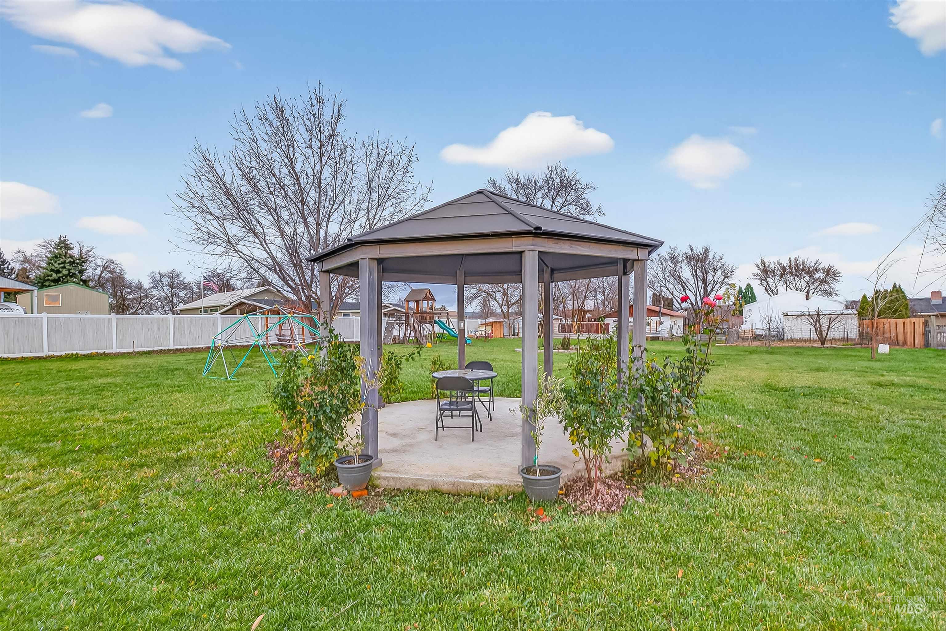 1616 Powers Avenue, Lewiston, Idaho 83501, 4 Bedrooms, 2 Bathrooms, Residential For Sale, Price $398,000, 98969987