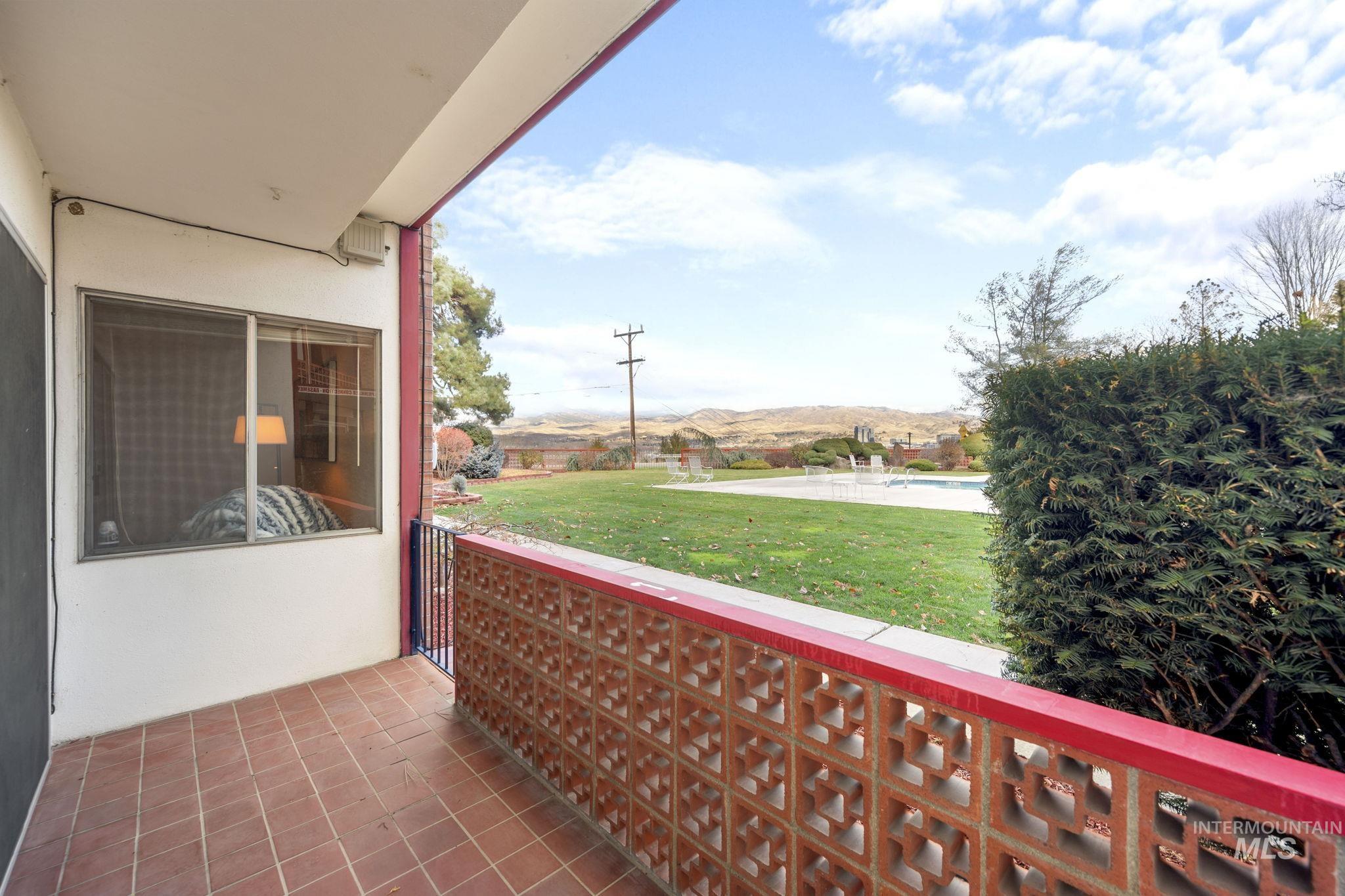 3701 W Crescent Rim Dr, Boise, Idaho 83706, 2 Bedrooms, 1 Bathroom, Residential For Sale, Price $300,000, 98969997