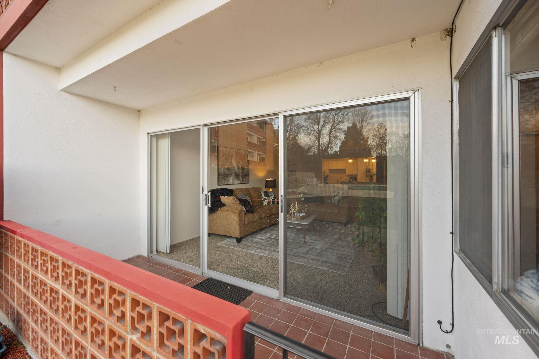 3701 W Crescent Rim Dr, Boise, Idaho 83706, 2 Bedrooms, 1 Bathroom, Residential For Sale, Price $300,000, 98969997