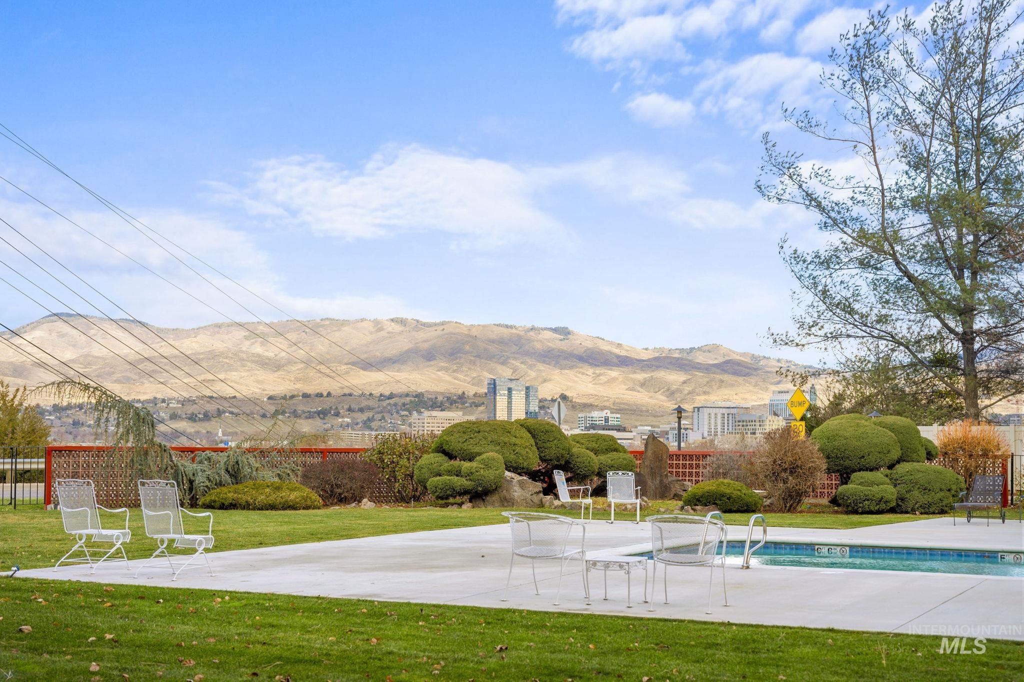 3701 W Crescent Rim Dr, Boise, Idaho 83706, 2 Bedrooms, 1 Bathroom, Residential For Sale, Price $300,000, 98969997