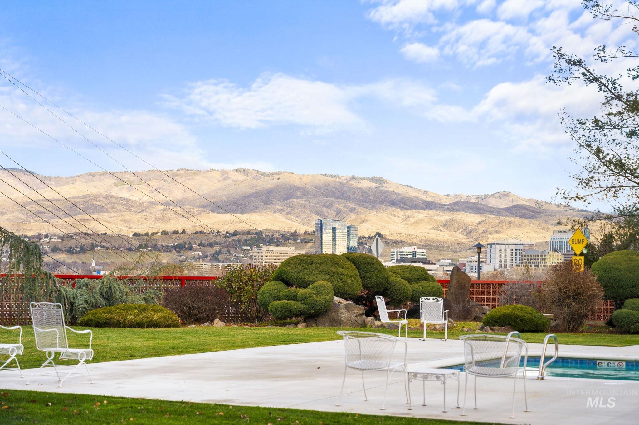 3701 W Crescent Rim Dr, Boise, Idaho 83706, 2 Bedrooms, 1 Bathroom, Residential For Sale, Price $300,000, 98969997