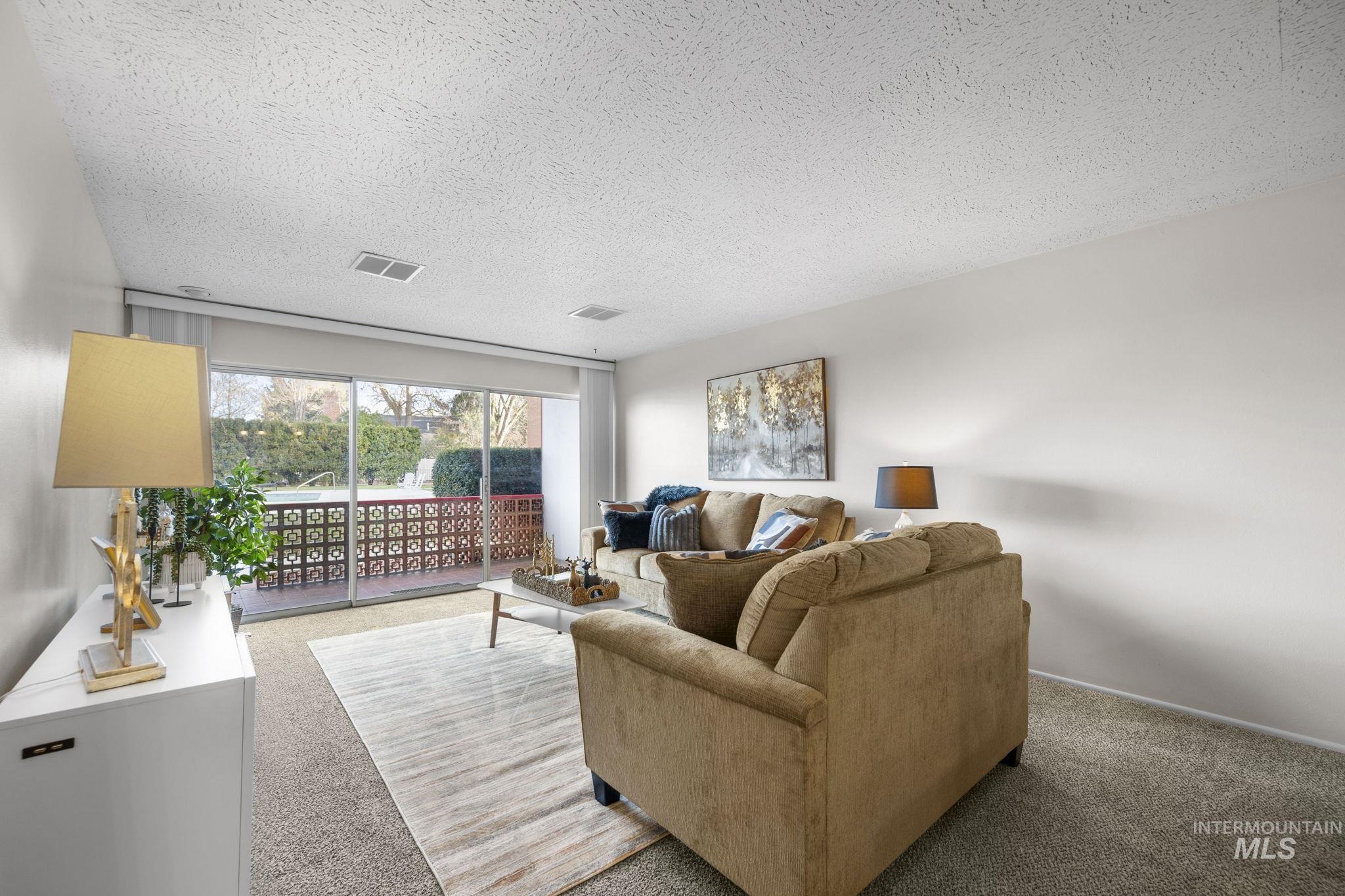 3701 W Crescent Rim Dr, Boise, Idaho 83706, 2 Bedrooms, 1 Bathroom, Residential For Sale, Price $300,000, 98969997