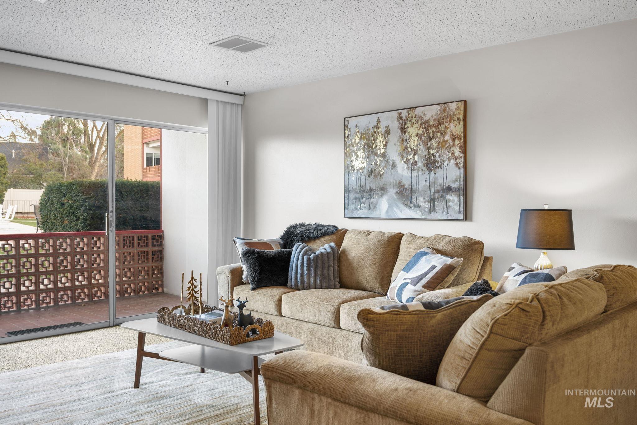 3701 W Crescent Rim Dr, Boise, Idaho 83706, 2 Bedrooms, 1 Bathroom, Residential For Sale, Price $300,000, 98969997