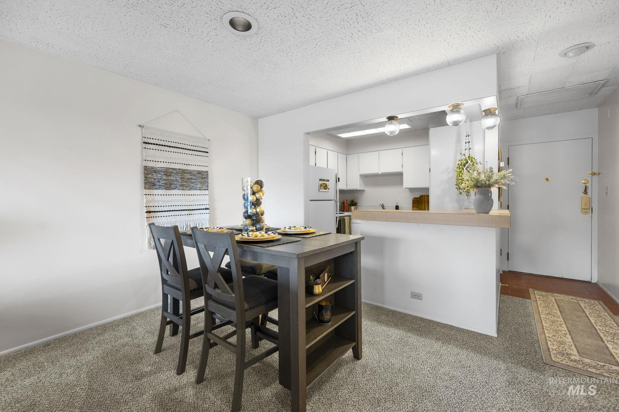 3701 W Crescent Rim Dr, Boise, Idaho 83706, 2 Bedrooms, 1 Bathroom, Residential For Sale, Price $300,000, 98969997