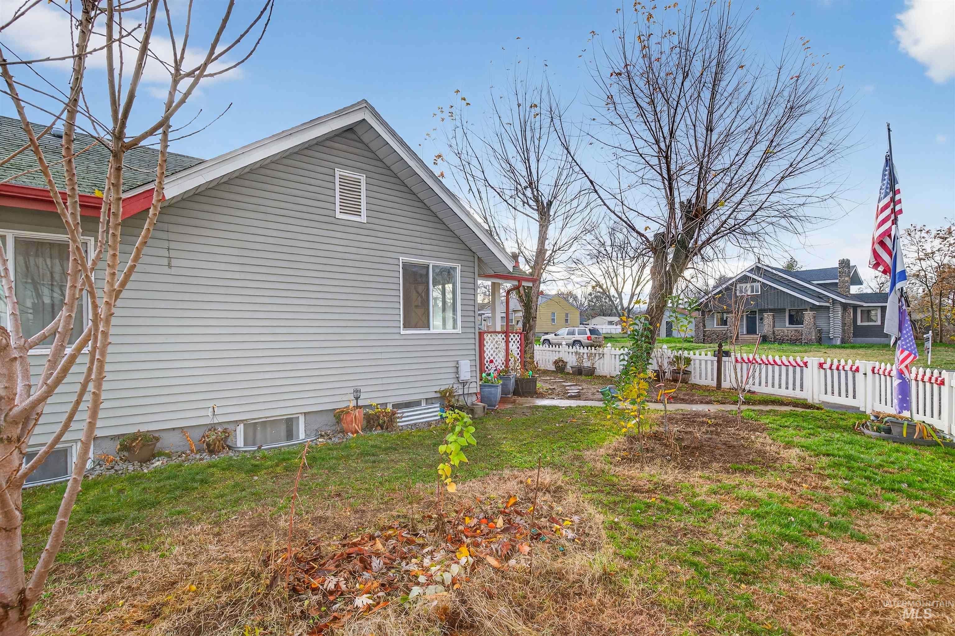 View of home's exterior