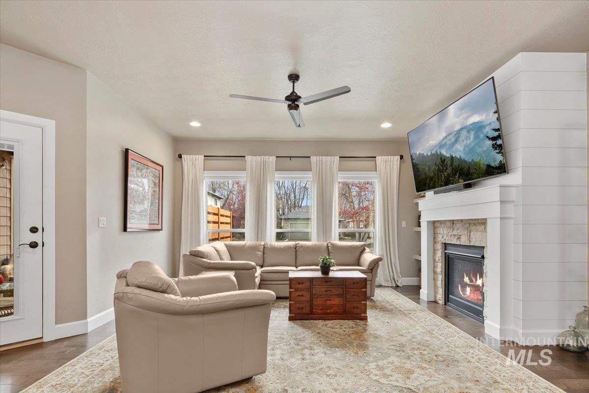 2453 N Birchgrove Ln, Boise, Idaho 83703, 3 Bedrooms, 2 Bathrooms, Residential For Sale, Price $642,000, 98970005