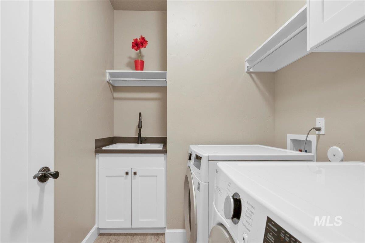 2453 N Birchgrove Ln, Boise, Idaho 83703, 3 Bedrooms, 2 Bathrooms, Residential For Sale, Price $642,000, 98970005