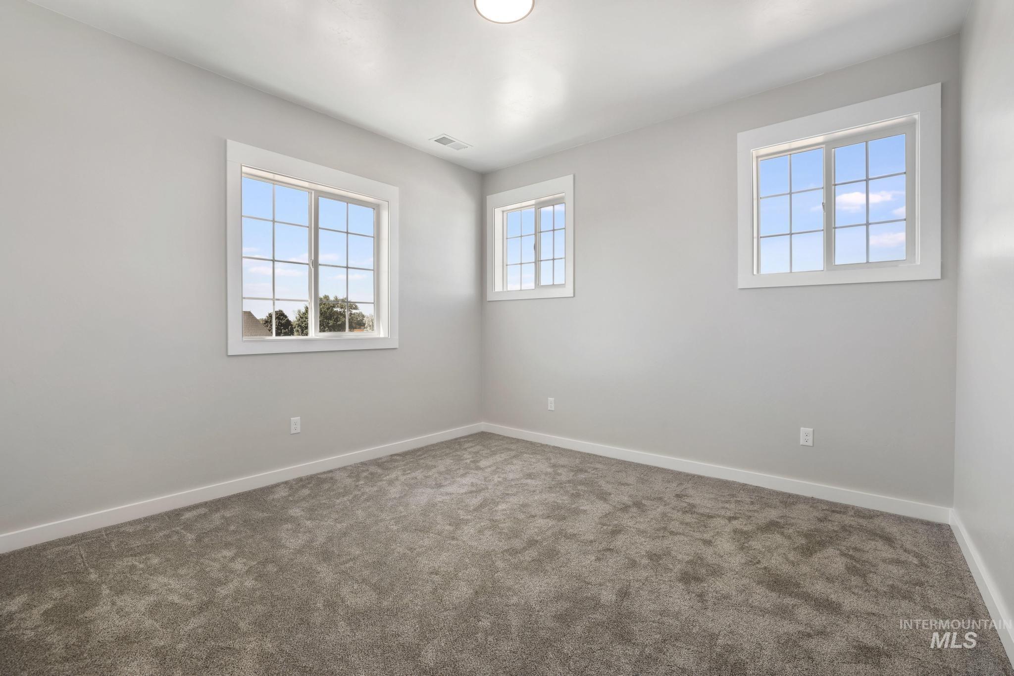 1008 Lincoln Circle, Gooding, Idaho 83330, 4 Bedrooms, 3 Bathrooms, Residential For Sale, Price $474,900,MLS 98970014