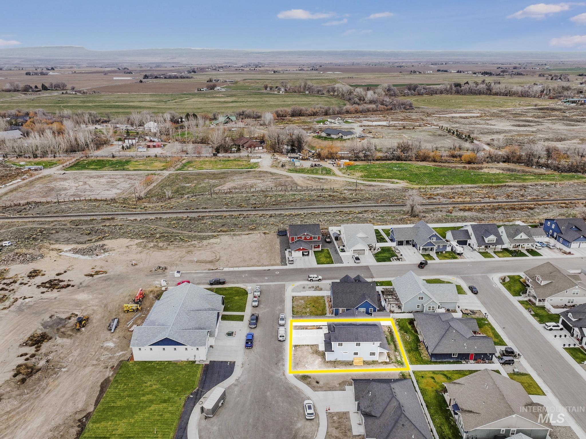 1008 Lincoln Circle, Gooding, Idaho 83330, 4 Bedrooms, 3 Bathrooms, Residential For Sale, Price $474,900,MLS 98970014