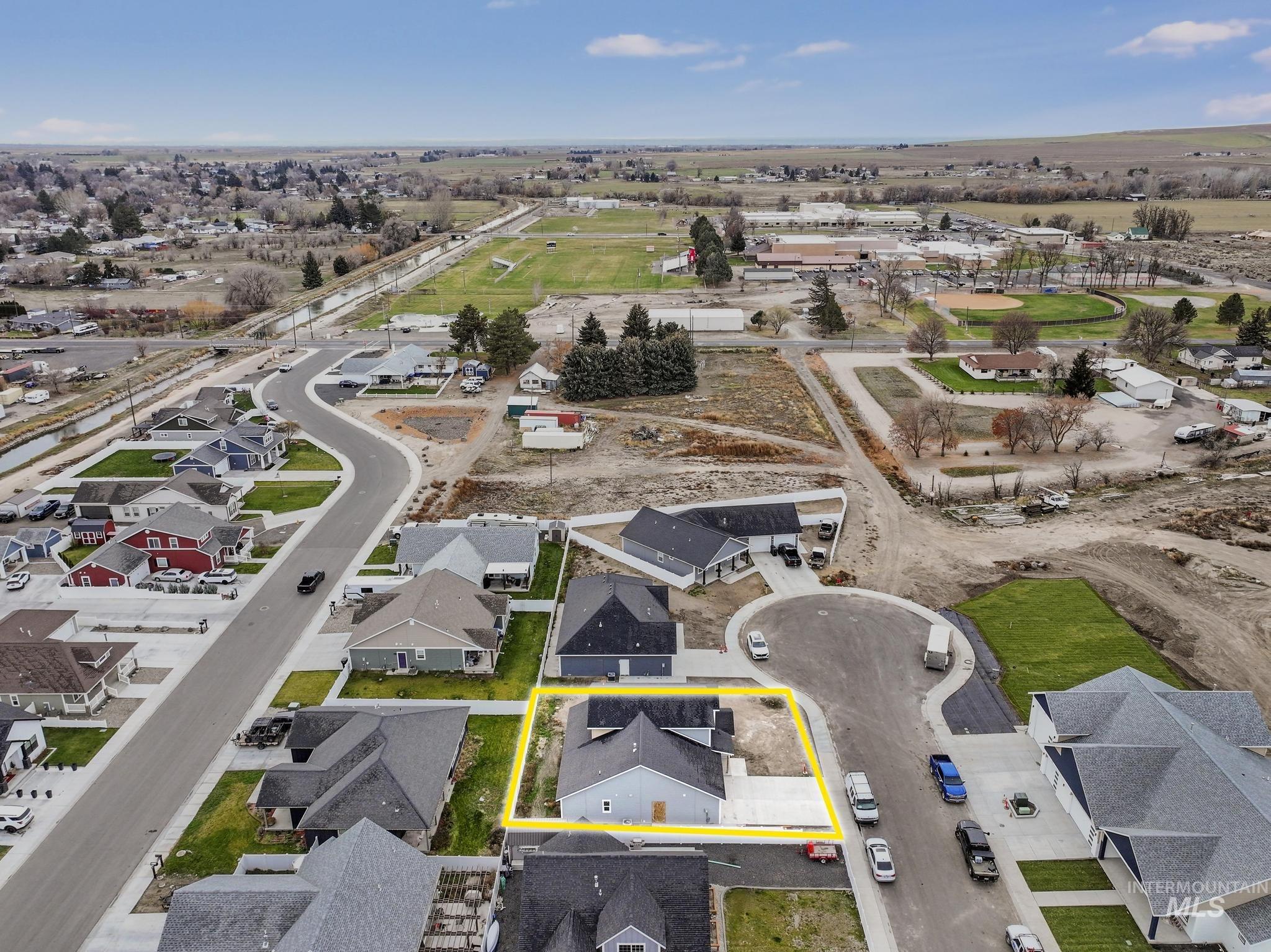 1008 Lincoln Circle, Gooding, Idaho 83330, 4 Bedrooms, 3 Bathrooms, Residential For Sale, Price $499,000, 98970014