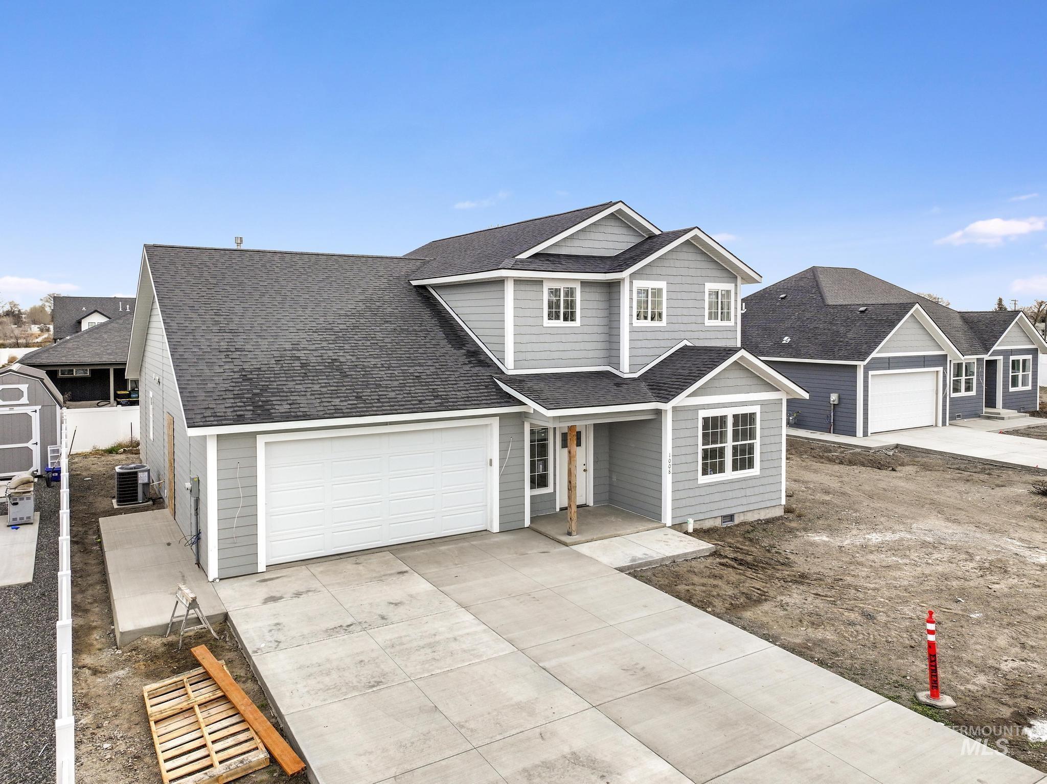 1008 Lincoln Circle, Gooding, Idaho 83330, 4 Bedrooms, 3 Bathrooms, Residential For Sale, Price $499,000, 98970014