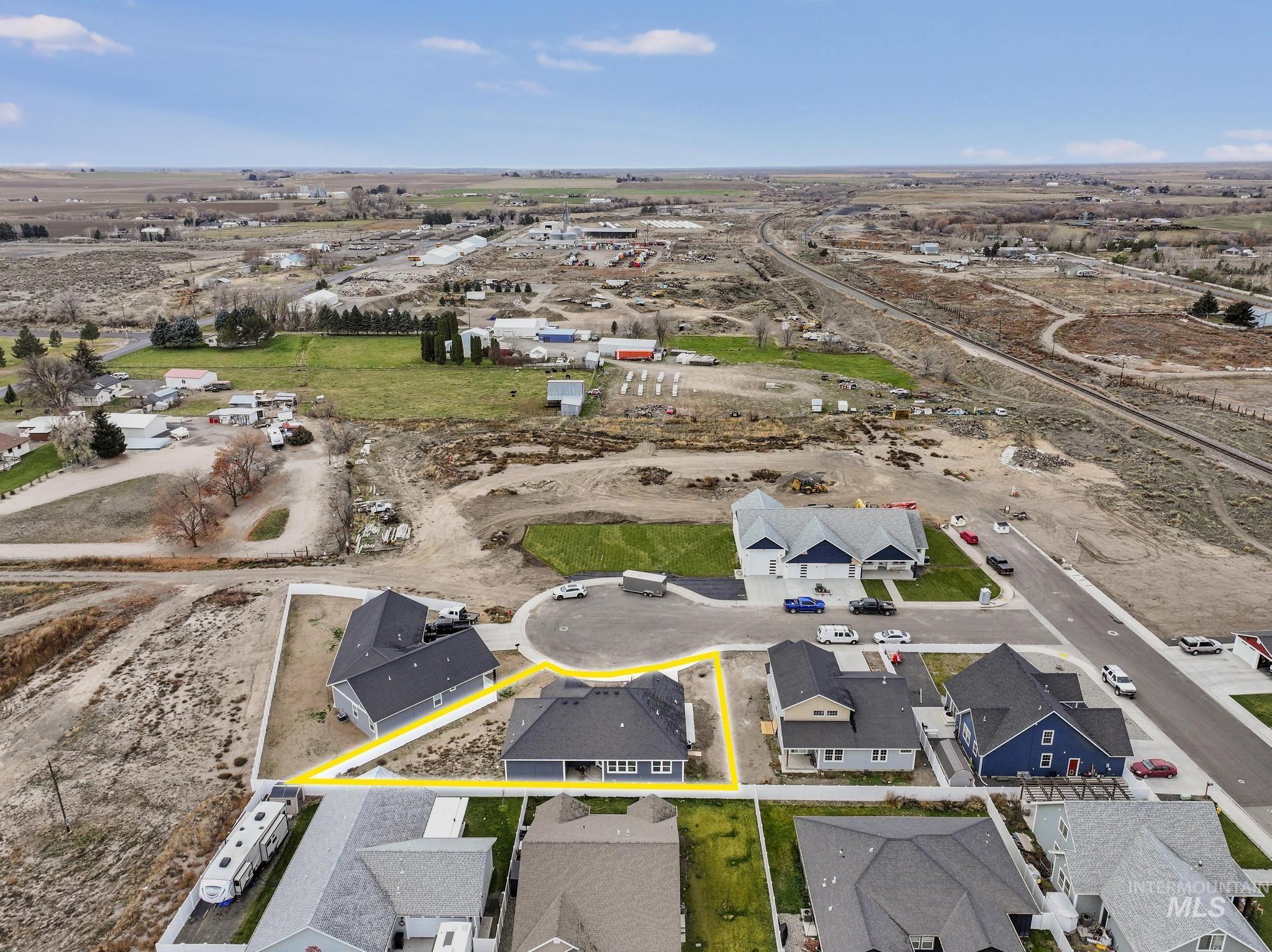 1012 Lincoln Circle, Gooding, Idaho 83330, 5 Bedrooms, 3 Bathrooms, Residential For Sale, Price $434,900,MLS 98970015