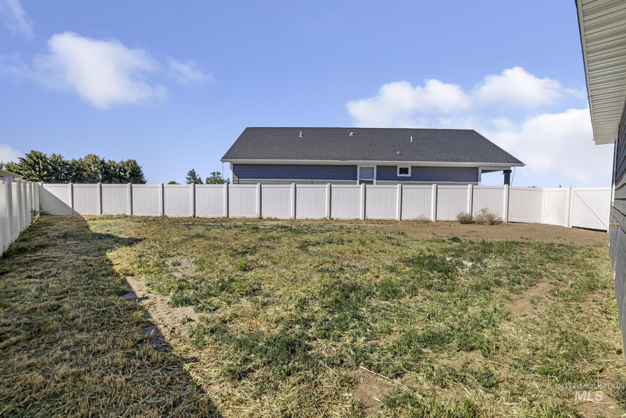 1012 Lincoln Circle, Gooding, Idaho 83330, 5 Bedrooms, 3 Bathrooms, Residential For Sale, Price $459,000,MLS 98970015