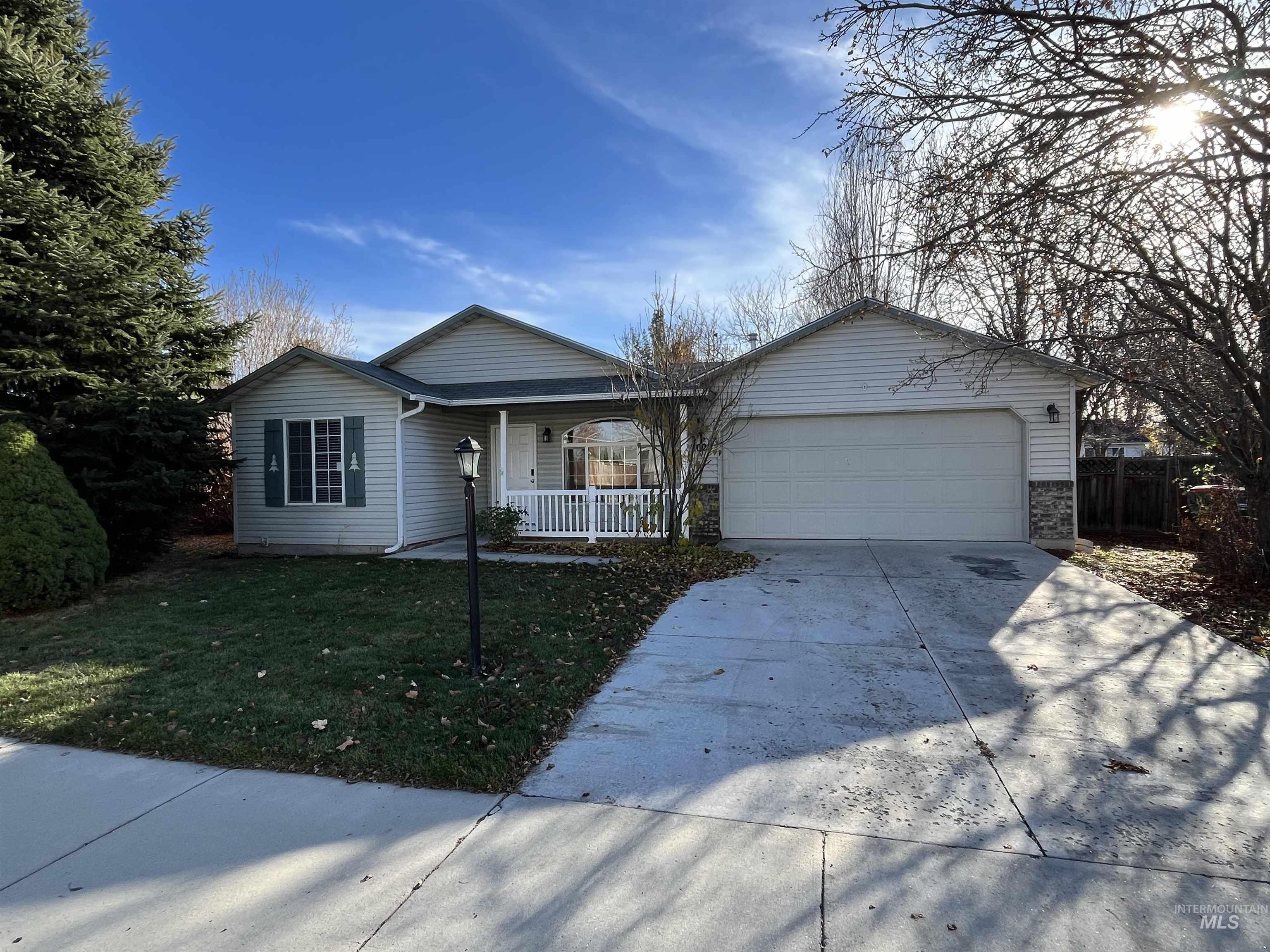 1029 W Honker Drive, Meridian, Idaho 83642, 3 Bedrooms, 2 Bathrooms, Residential For Sale, Price $375,000, 98970018