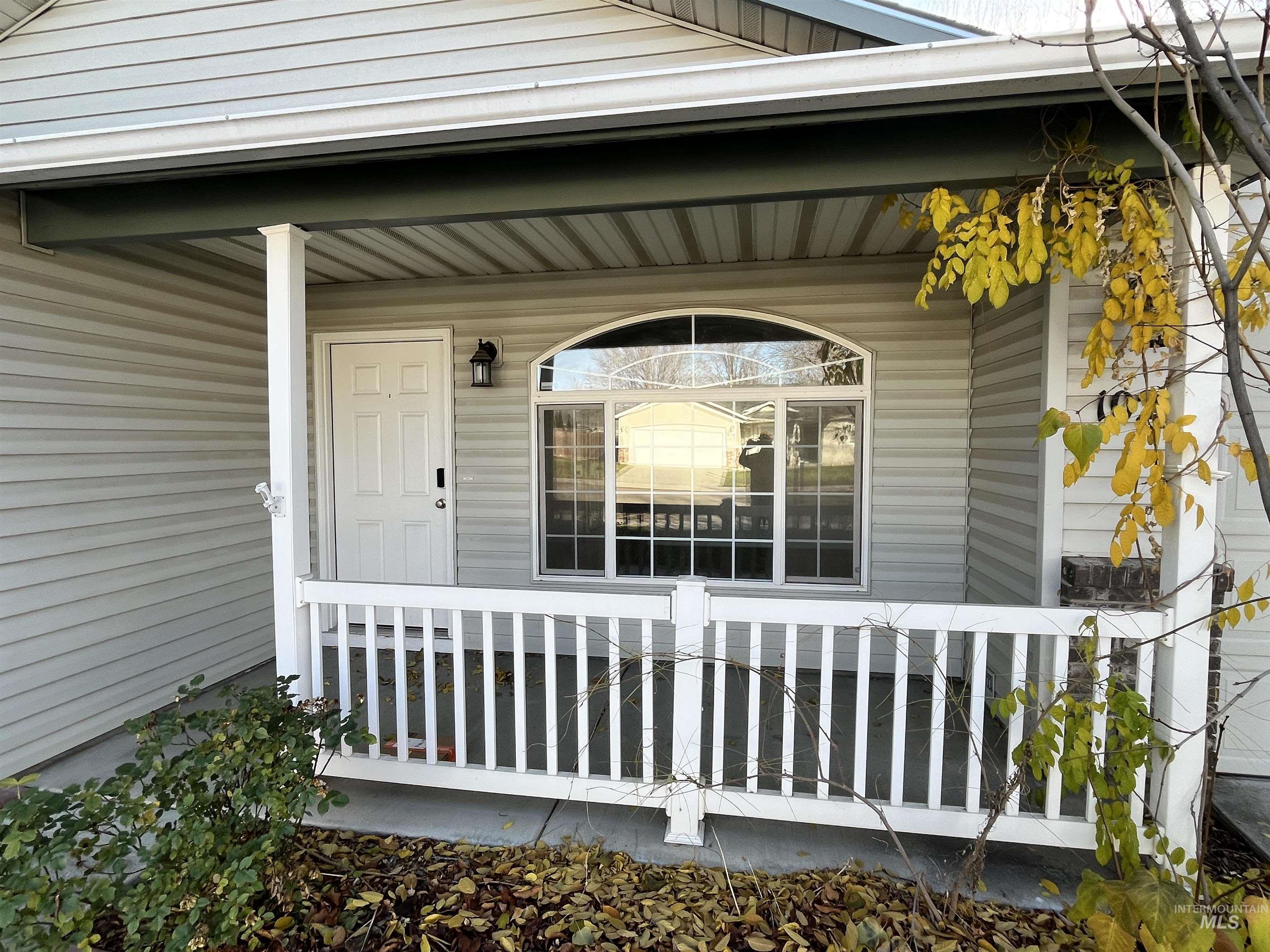 1029 W Honker Drive, Meridian, Idaho 83642, 3 Bedrooms, 2 Bathrooms, Residential For Sale, Price $375,000, 98970018