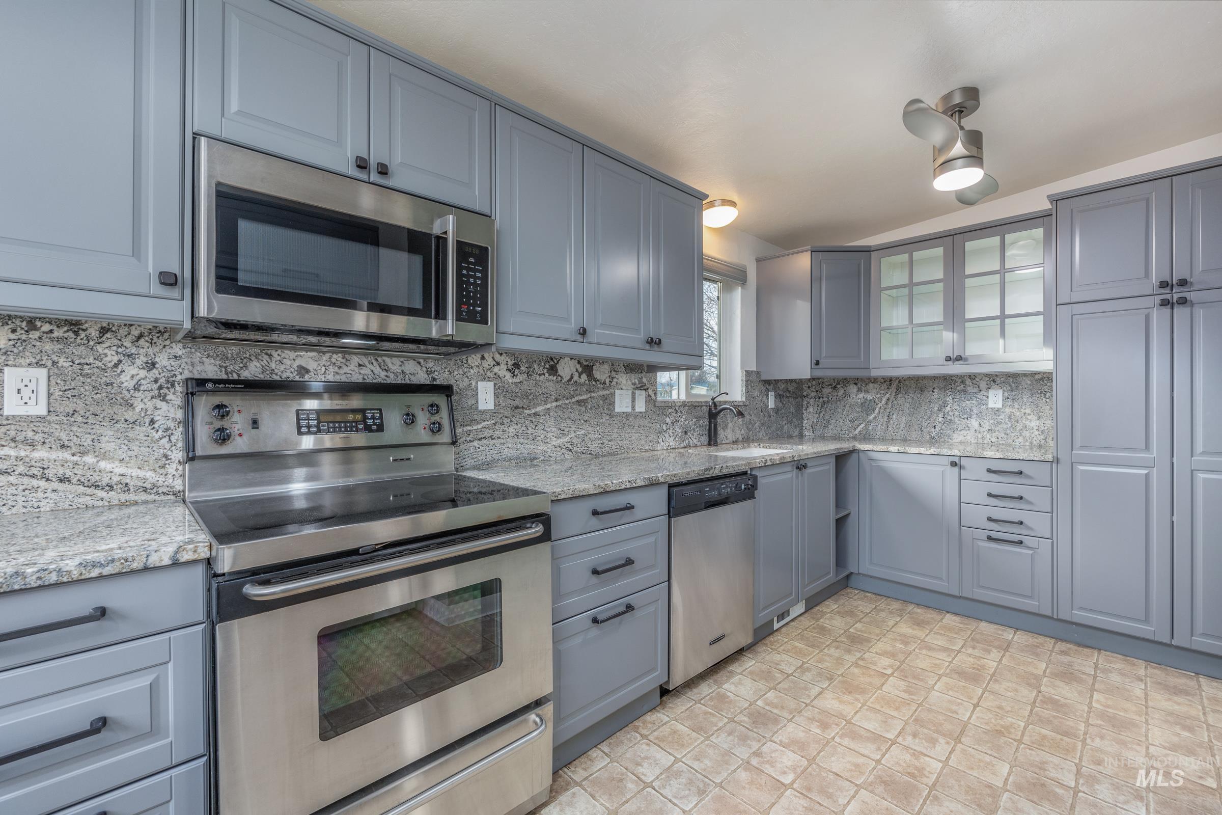 18 S Franklin Park, Boise, Idaho 83709, 3 Bedrooms, 1 Bathroom, Residential For Sale, Price $400,000, 98970019