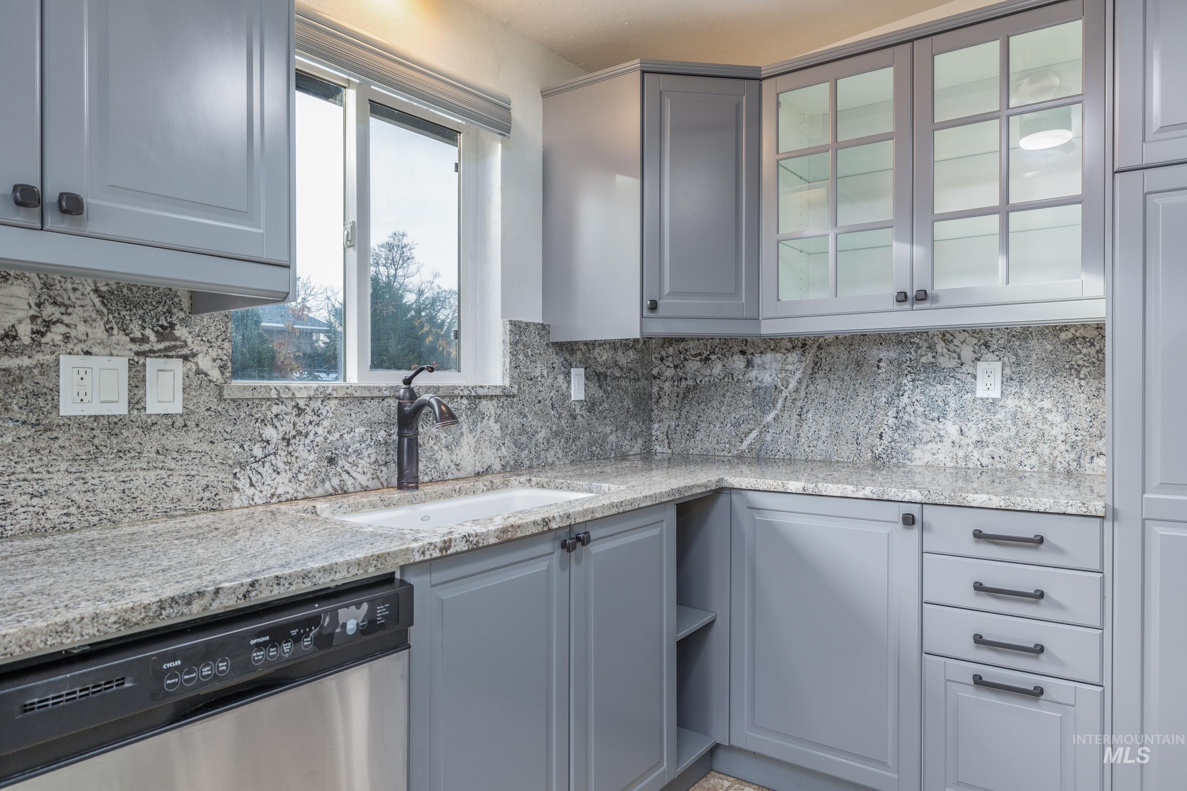 18 S Franklin Park, Boise, Idaho 83709, 3 Bedrooms, 1 Bathroom, Residential For Sale, Price $385,000,MLS 98970019