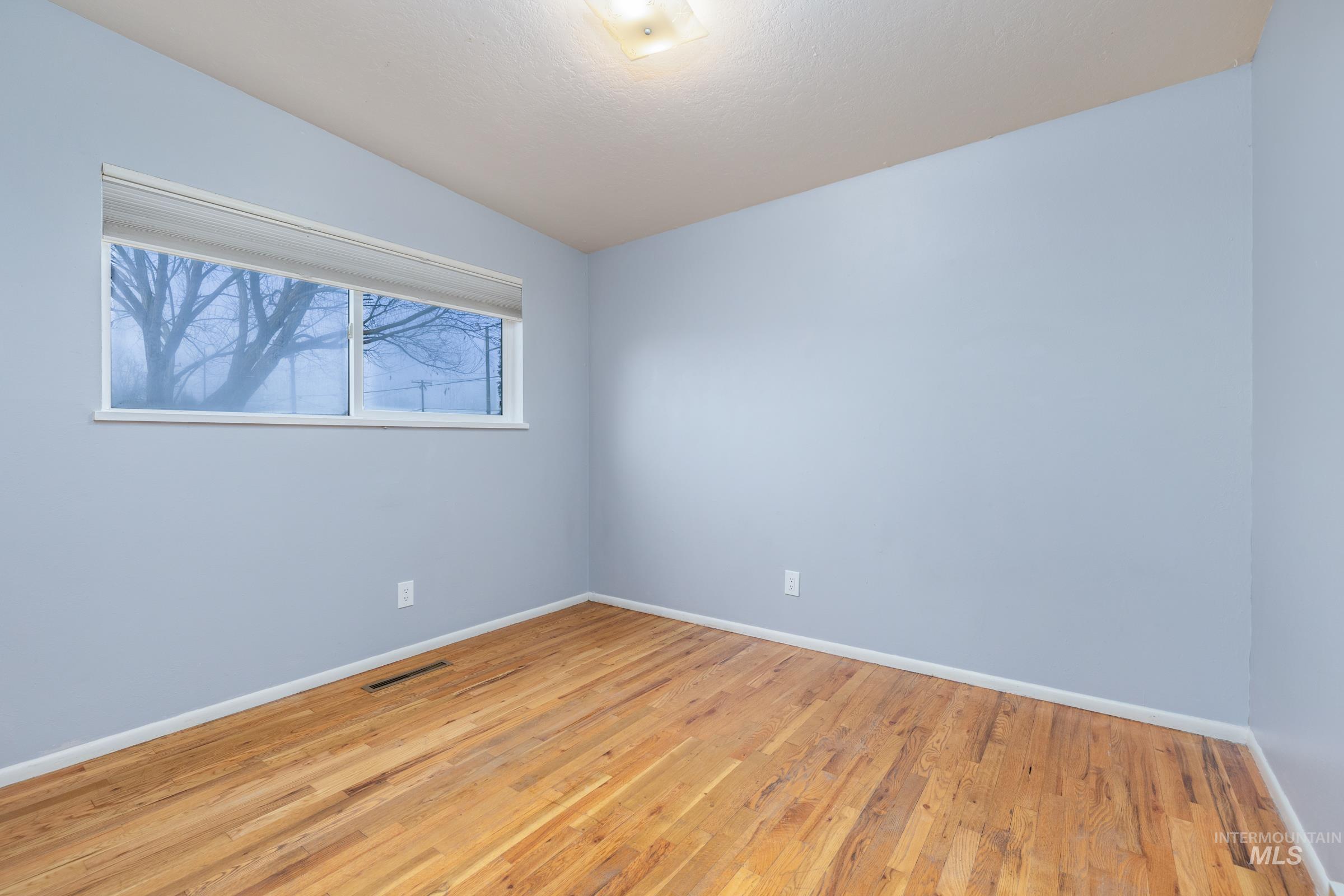 18 S Franklin Park, Boise, Idaho 83709, 3 Bedrooms, 1 Bathroom, Residential For Sale, Price $385,000,MLS 98970019