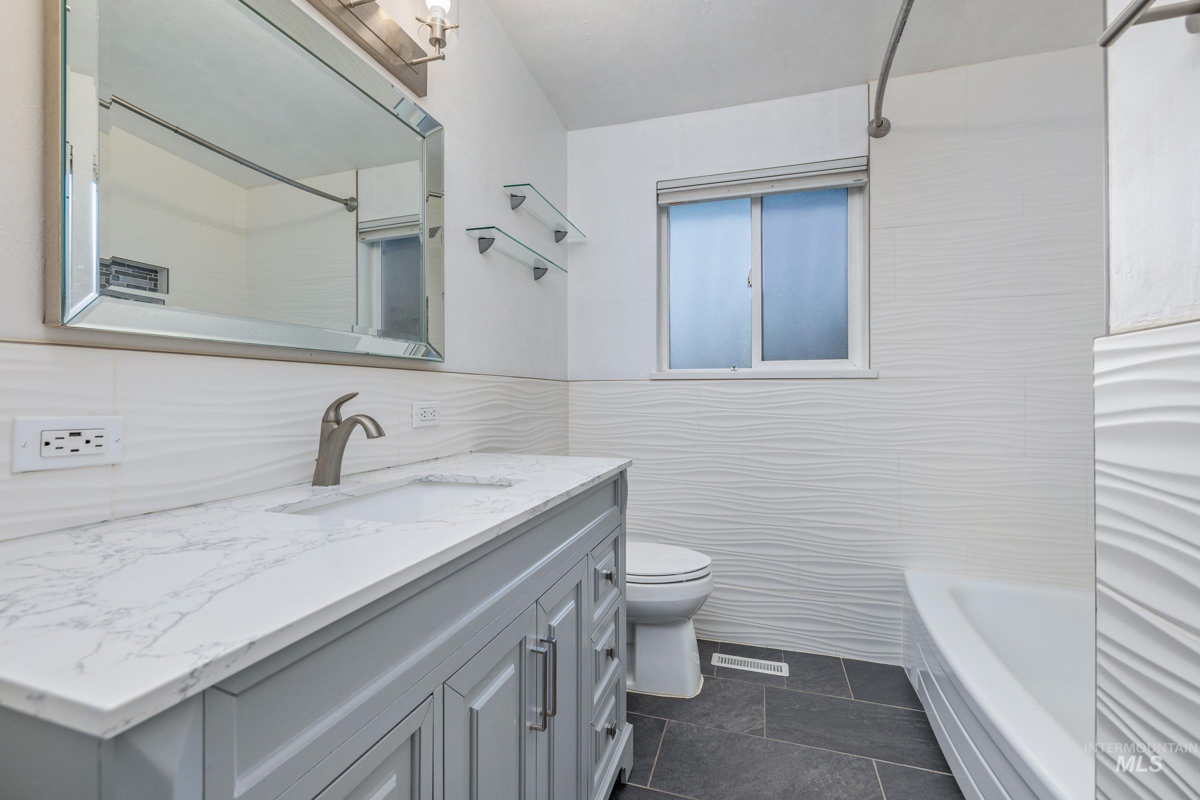 18 S Franklin Park, Boise, Idaho 83709, 3 Bedrooms, 1 Bathroom, Residential For Sale, Price $400,000, 98970019