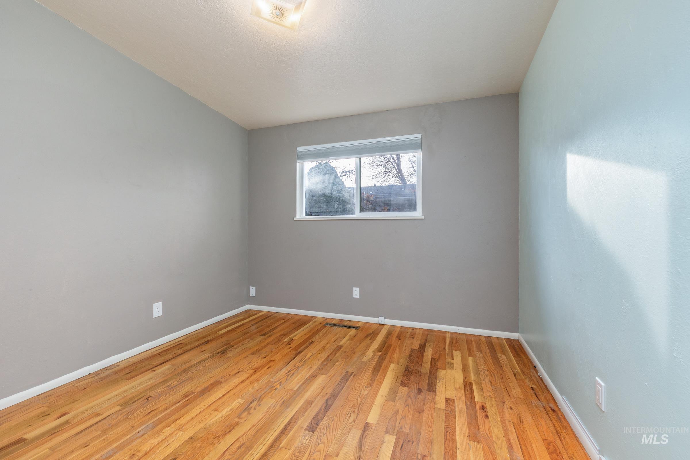 18 S Franklin Park, Boise, Idaho 83709, 3 Bedrooms, 1 Bathroom, Residential For Sale, Price $385,000,MLS 98970019