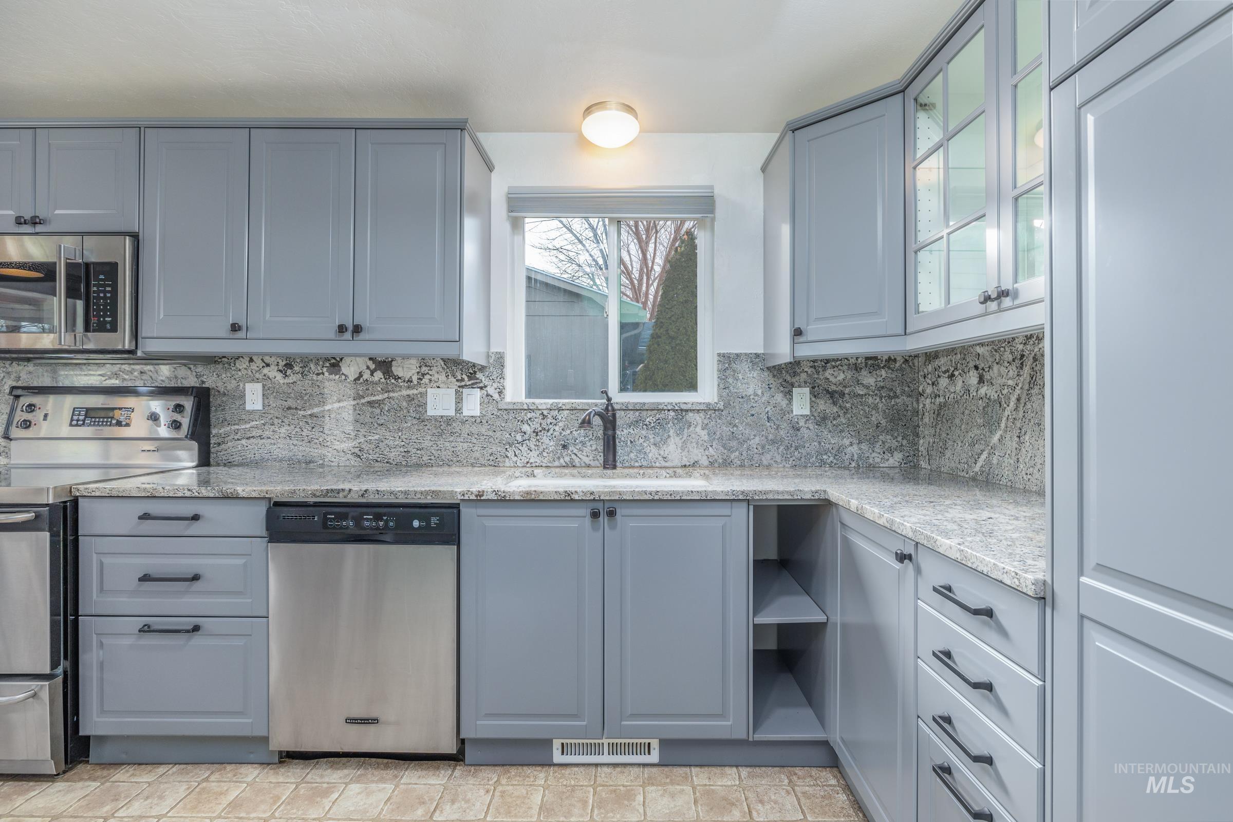 18 S Franklin Park, Boise, Idaho 83709, 3 Bedrooms, 1 Bathroom, Residential For Sale, Price $400,000, 98970019