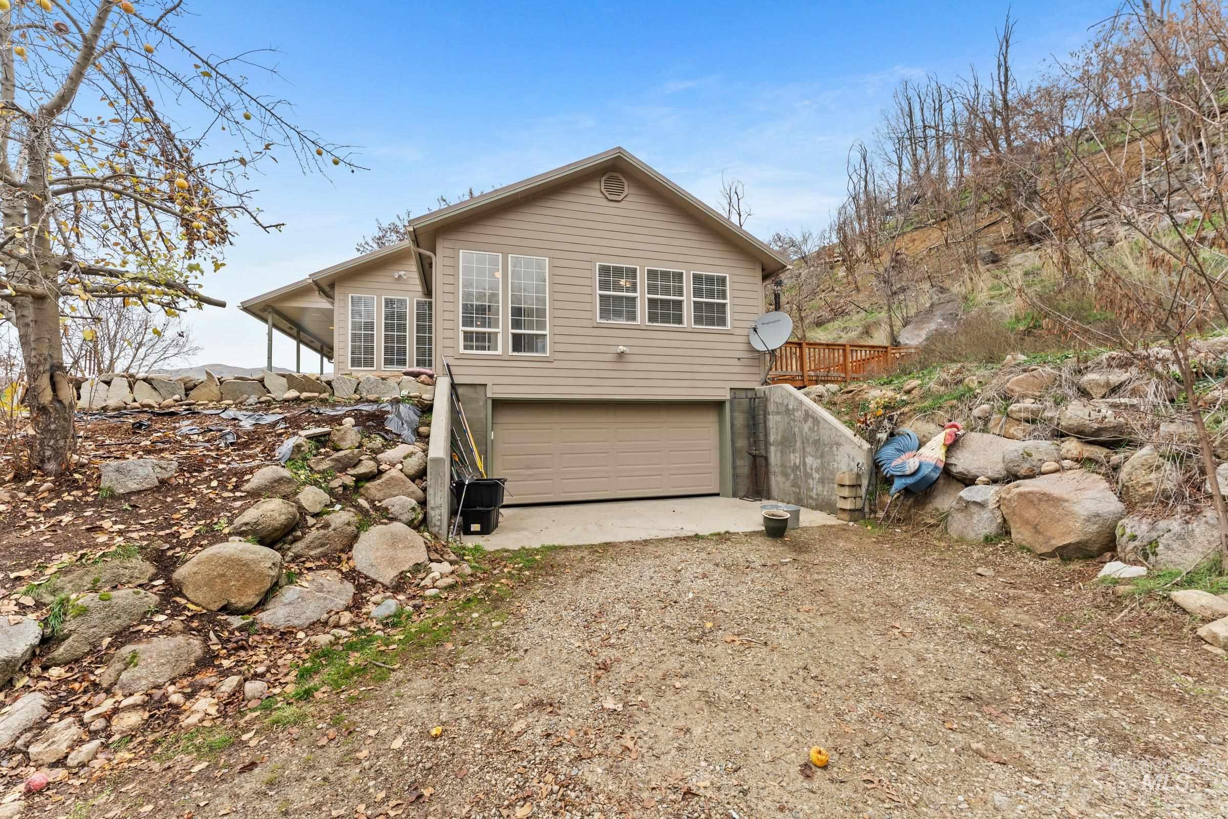 3 Branch Rd., Horseshoe Bend, Idaho 83629, 3 Bedrooms, 3 Bathrooms, Residential For Sale, Price $775,000, 98970026