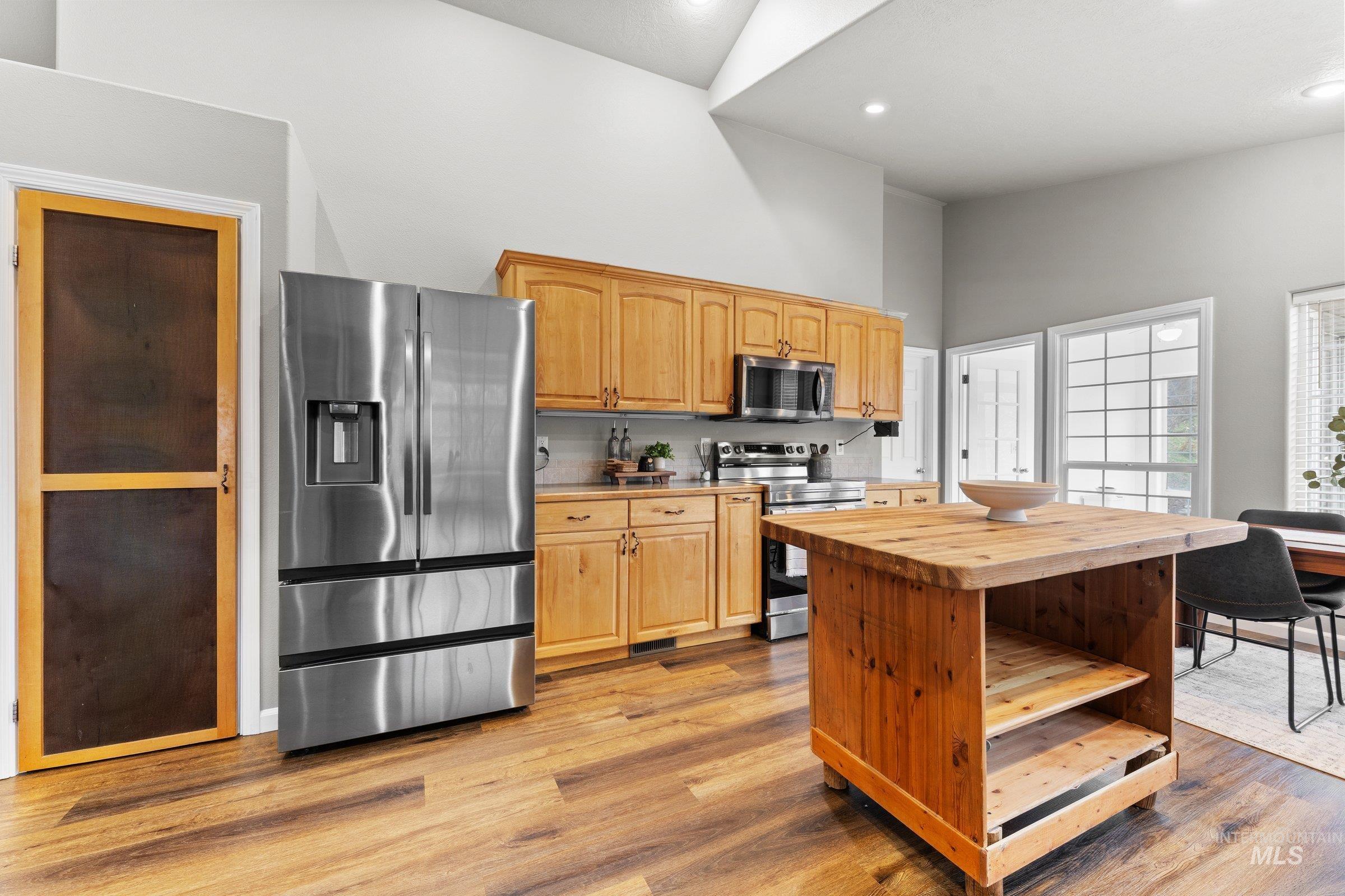 3 Branch Rd., Horseshoe Bend, Idaho 83629, 3 Bedrooms, 3 Bathrooms, Residential For Sale, Price $775,000, 98970026