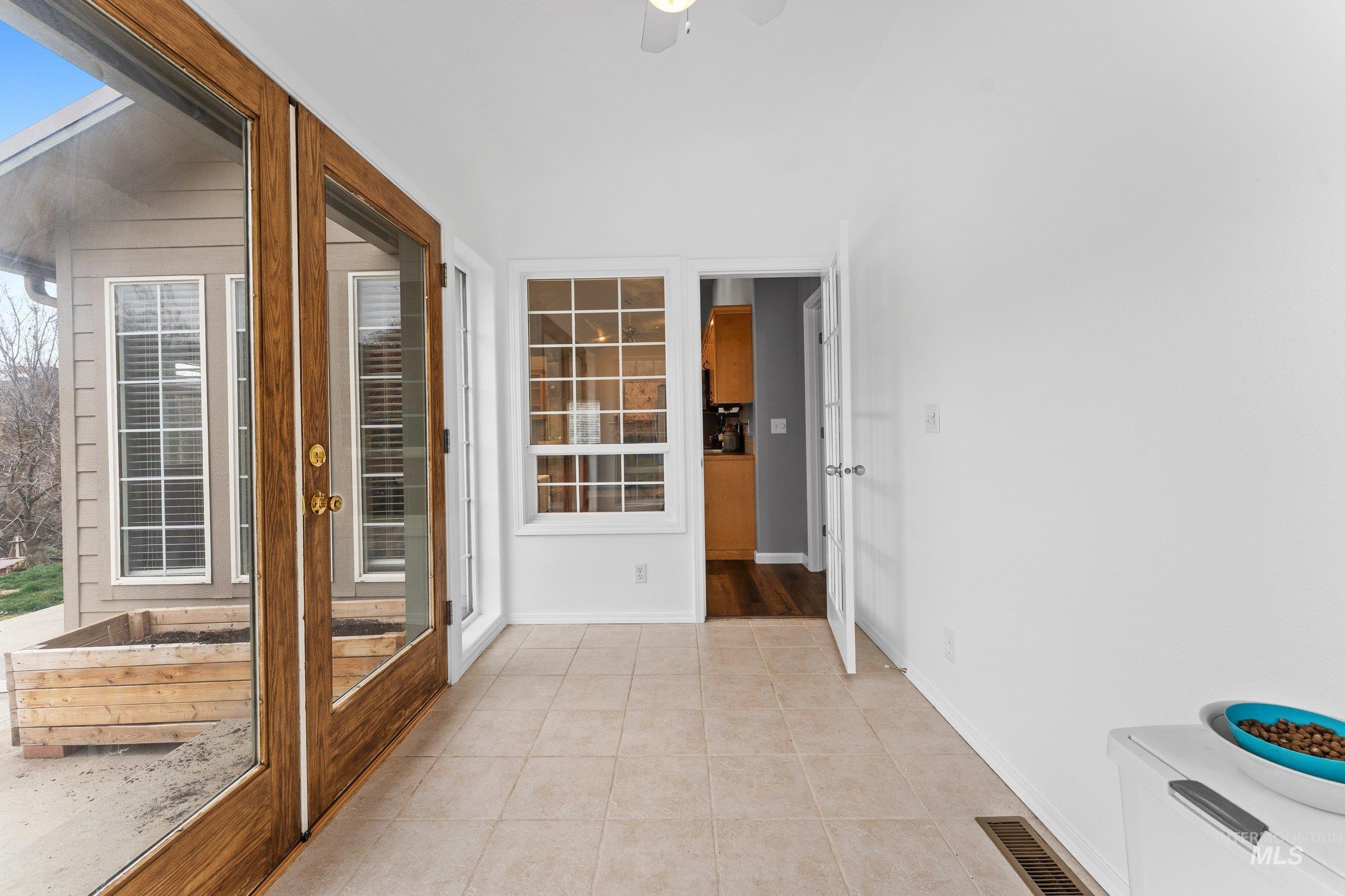 3 Branch Rd., Horseshoe Bend, Idaho 83629, 3 Bedrooms, 3 Bathrooms, Residential For Sale, Price $775,000, 98970026