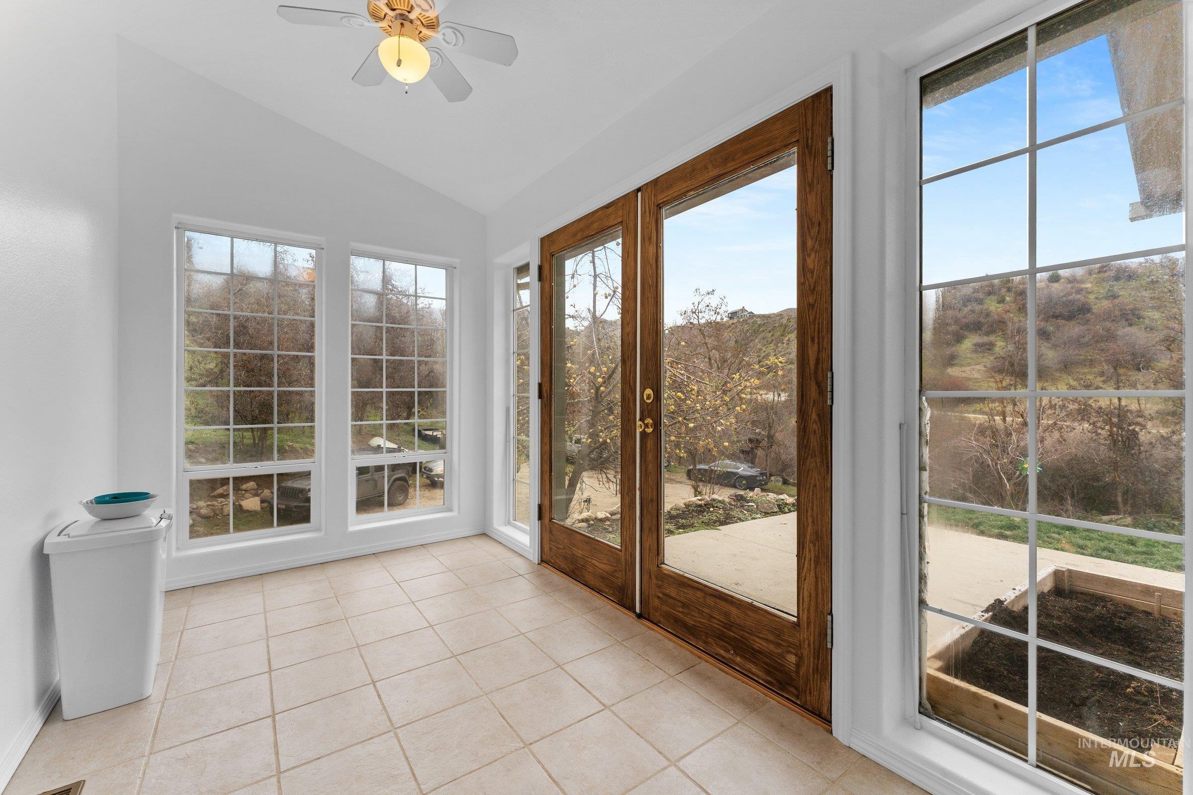 3 Branch Rd., Horseshoe Bend, Idaho 83629, 3 Bedrooms, 3 Bathrooms, Residential For Sale, Price $775,000, 98970026