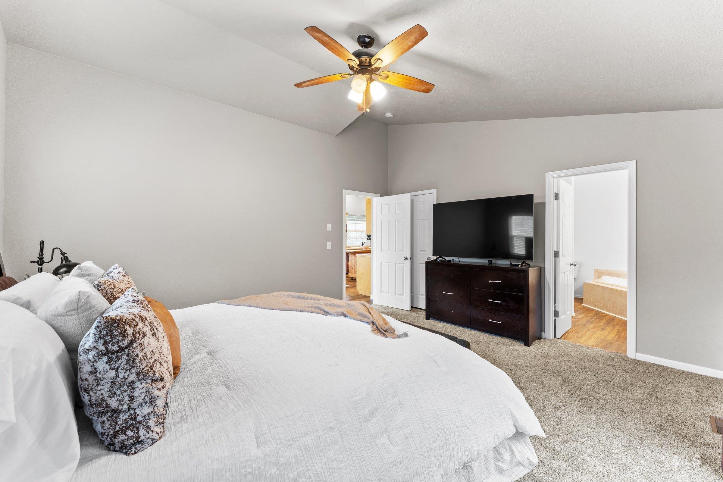 3 Branch Rd., Horseshoe Bend, Idaho 83629, 3 Bedrooms, 3 Bathrooms, Residential For Sale, Price $775,000, 98970026