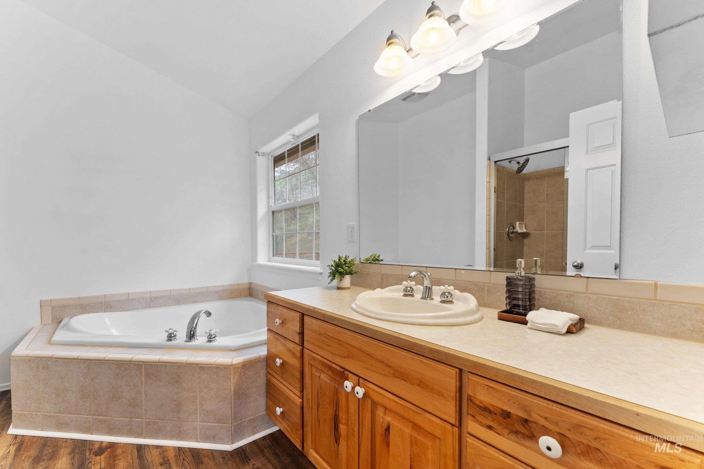 3 Branch Rd., Horseshoe Bend, Idaho 83629, 3 Bedrooms, 3 Bathrooms, Residential For Sale, Price $775,000, 98970026