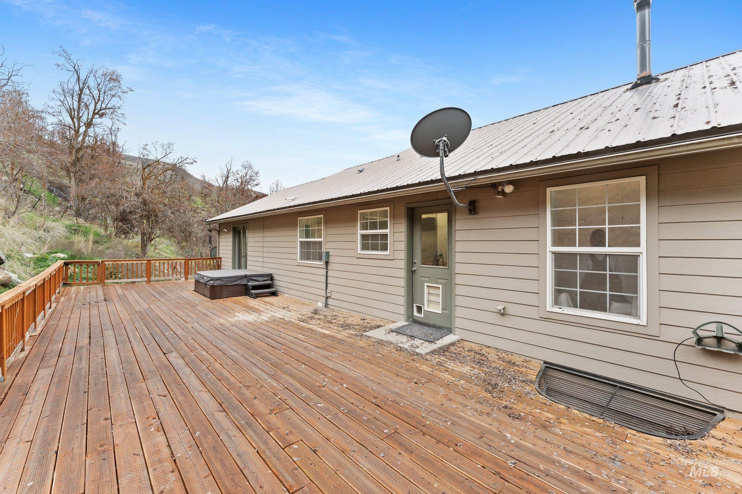 3 Branch Rd., Horseshoe Bend, Idaho 83629, 3 Bedrooms, 3 Bathrooms, Residential For Sale, Price $775,000, 98970026