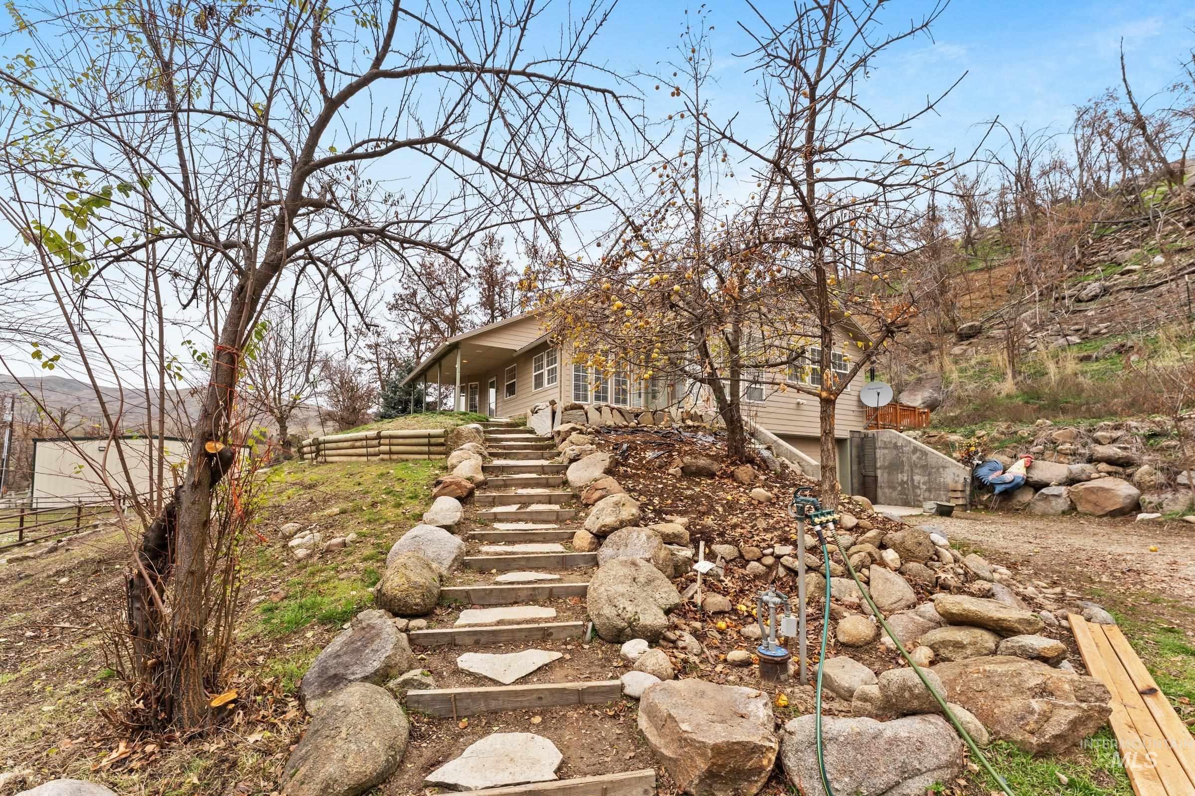 3 Branch Rd., Horseshoe Bend, Idaho 83629, 3 Bedrooms, 3 Bathrooms, Residential For Sale, Price $775,000, 98970026