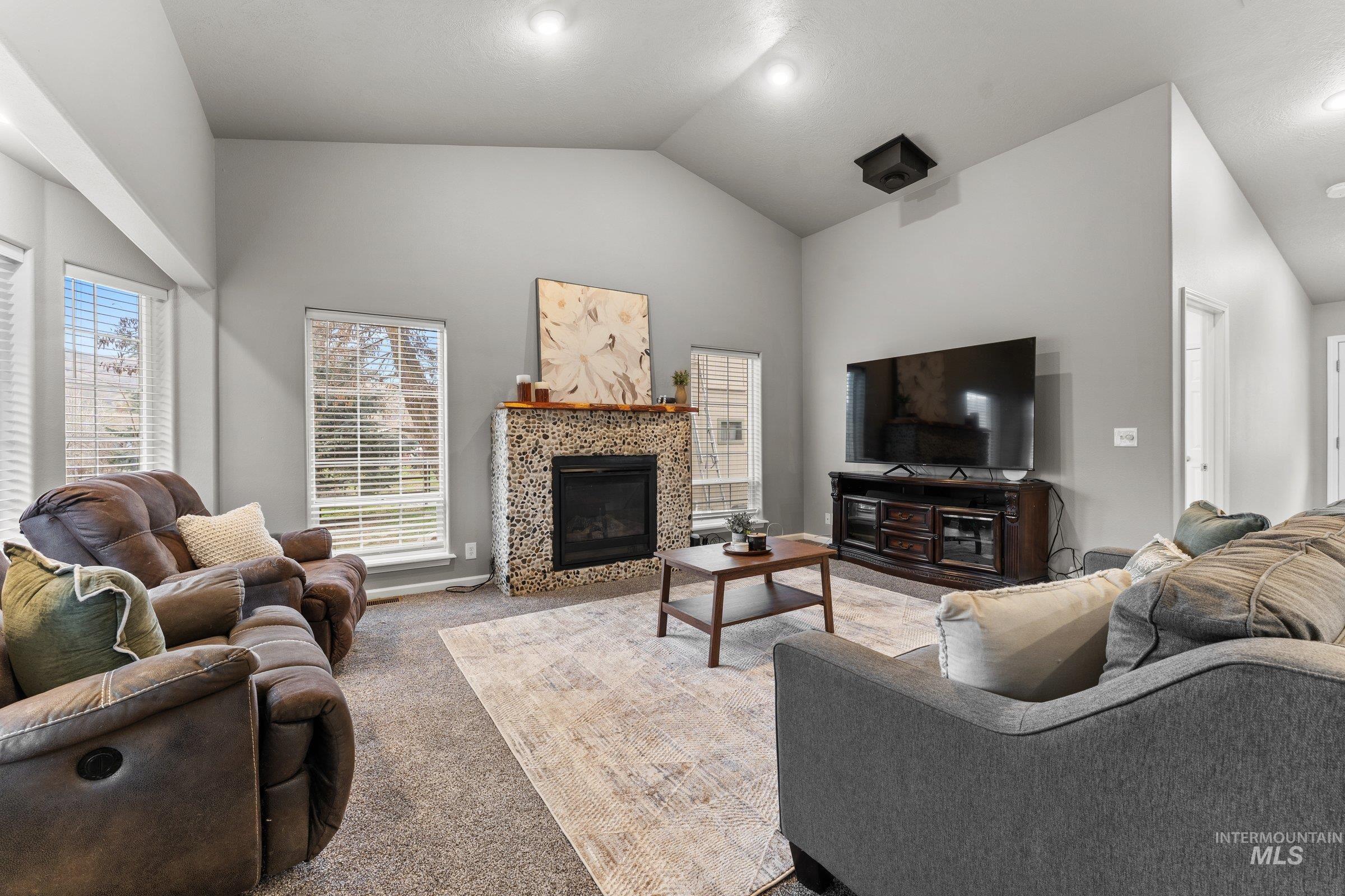 3 Branch Rd., Horseshoe Bend, Idaho 83629, 3 Bedrooms, 3 Bathrooms, Residential For Sale, Price $775,000, 98970026