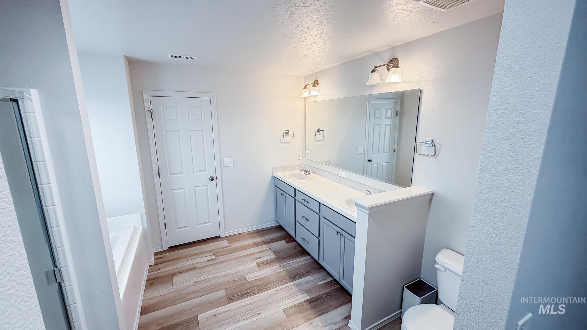 15422 Lutsen Ave, Caldwell, Idaho 83607, 5 Bedrooms, 2.5 Bathrooms, Residential For Sale, Price $529,000, 98970027