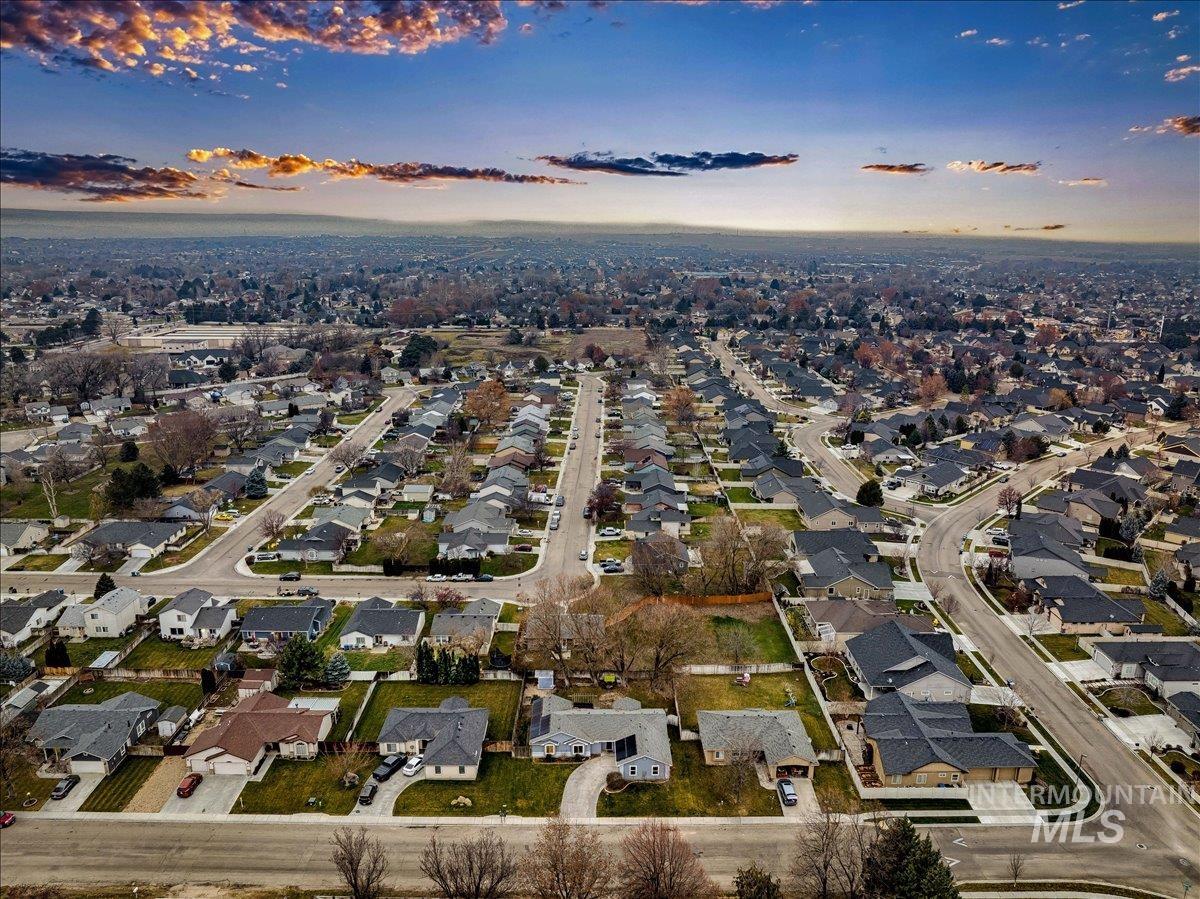 411 Hawthorne St, Nampa, Idaho 83686, 4 Bedrooms, 2 Bathrooms, Residential For Sale, Price $470,000, 98970032