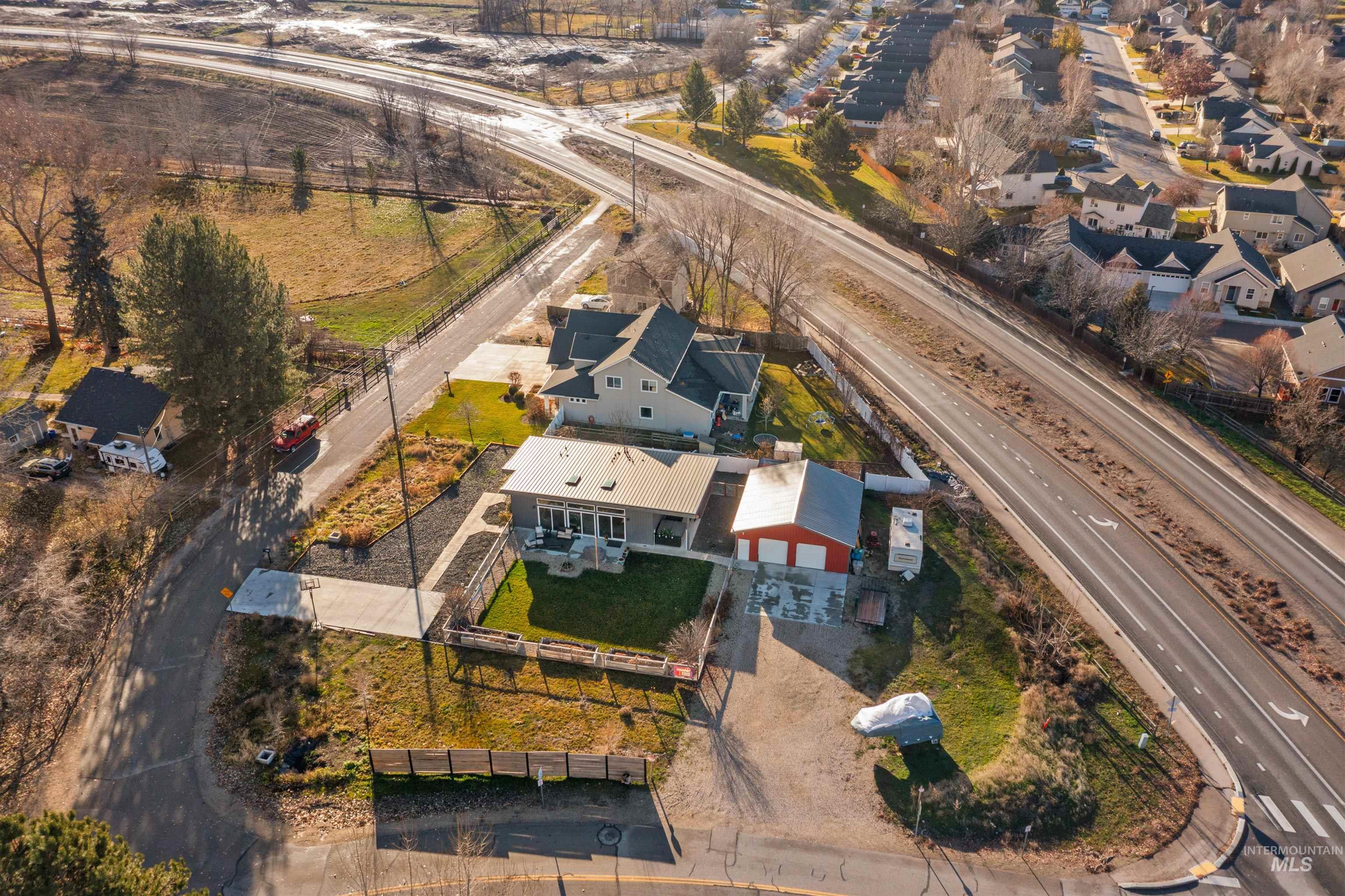 Aerial view of property and surrounding area