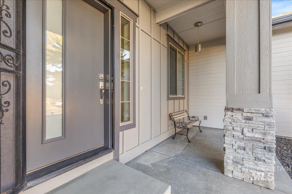 2415 W Sheridan Ave, Nampa, Idaho 83686, 3 Bedrooms, 2 Bathrooms, Residential For Sale, Price $485,000, 98970040