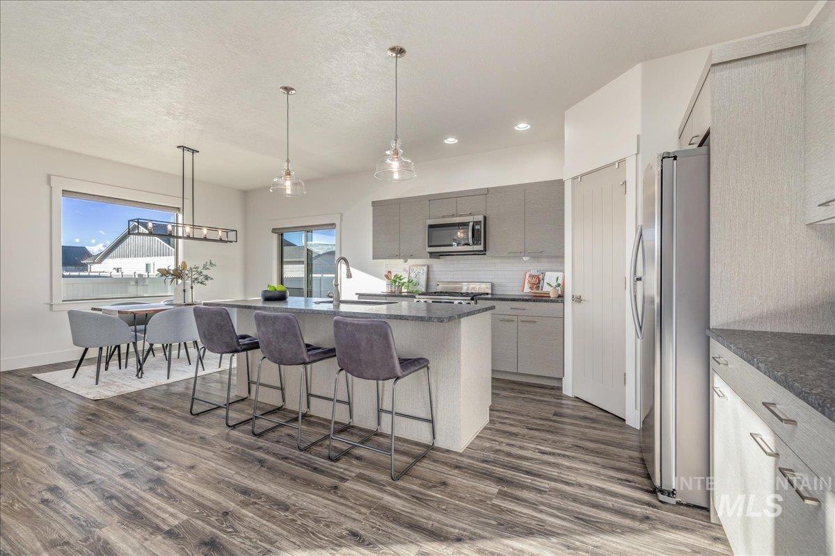 2415 W Sheridan Ave, Nampa, Idaho 83686, 3 Bedrooms, 2 Bathrooms, Residential For Sale, Price $485,000, 98970040