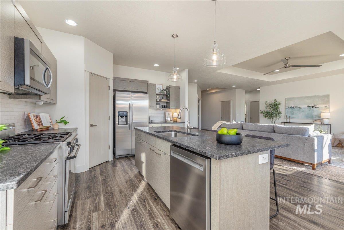 2415 W Sheridan Ave, Nampa, Idaho 83686, 3 Bedrooms, 2 Bathrooms, Residential For Sale, Price $485,000, 98970040