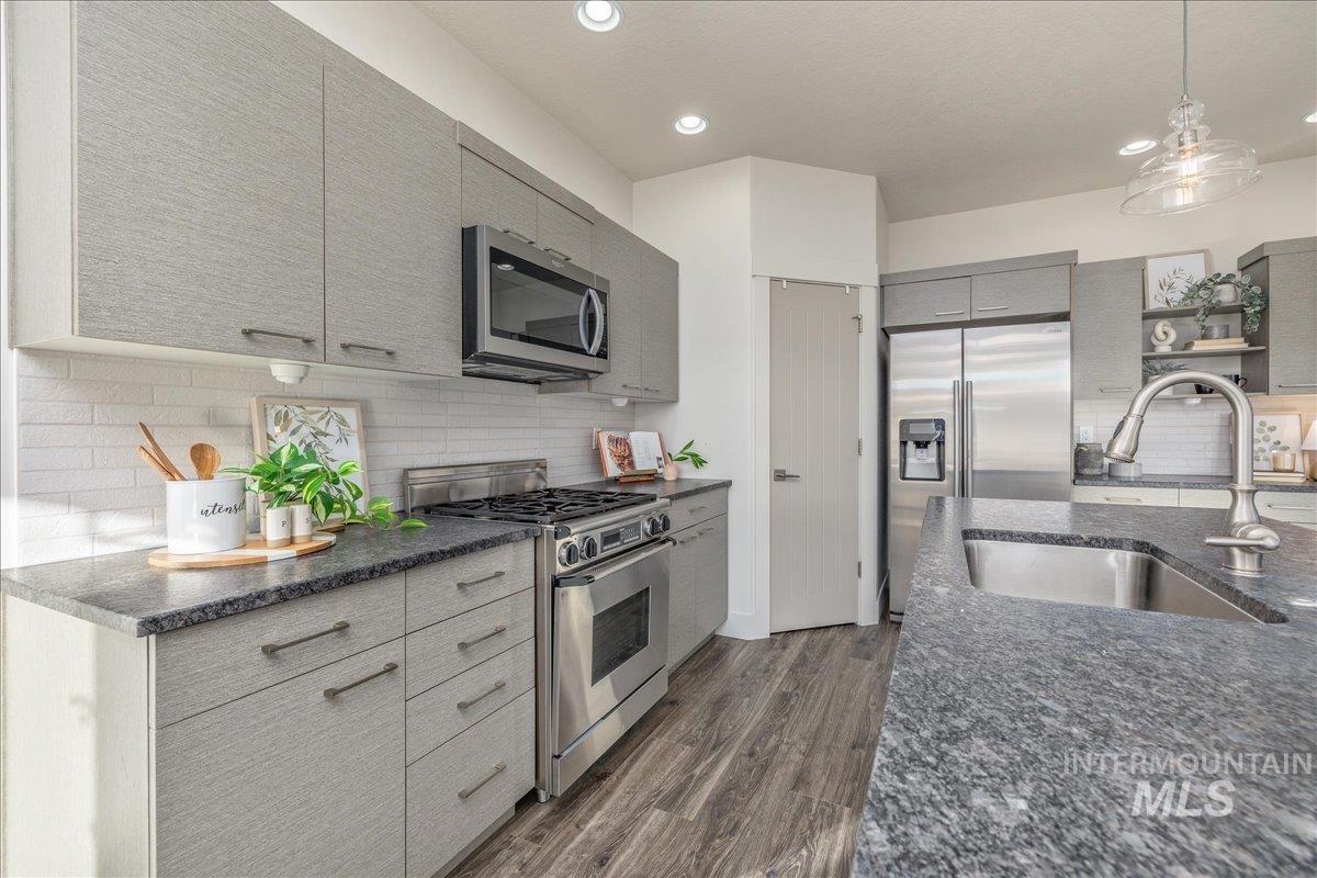 2415 W Sheridan Ave, Nampa, Idaho 83686, 3 Bedrooms, 2 Bathrooms, Residential For Sale, Price $485,000, 98970040