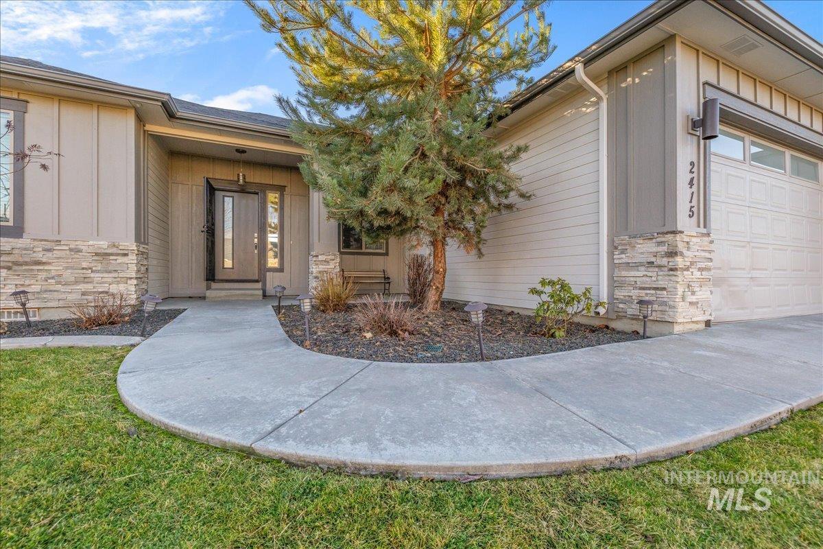 2415 W Sheridan Ave, Nampa, Idaho 83686, 3 Bedrooms, 2 Bathrooms, Residential For Sale, Price $485,000, 98970040