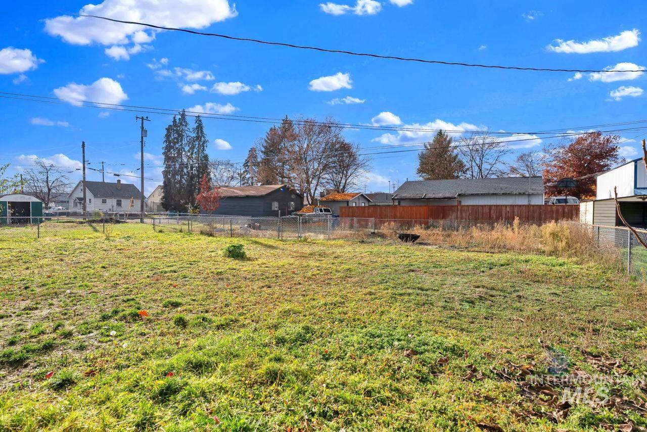 View of yard featuring a residential view